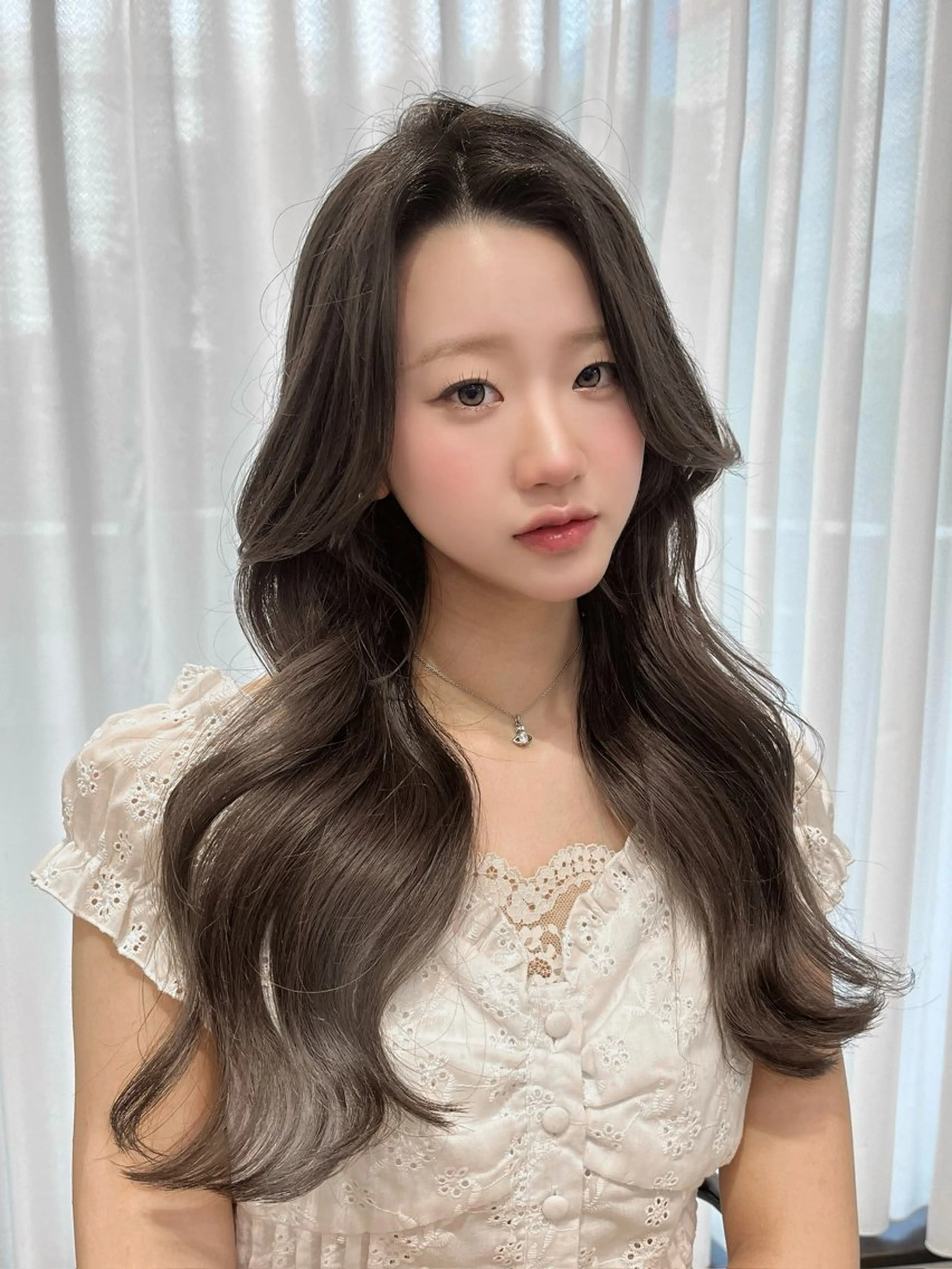 ロング カラー ベージュカラー ブリーチ 透明感カラー グレージュ ブリーチなしカラー ヘアカラー ひより福岡/韓国ヘア /艶カラー/顔周りのヘアスタイル