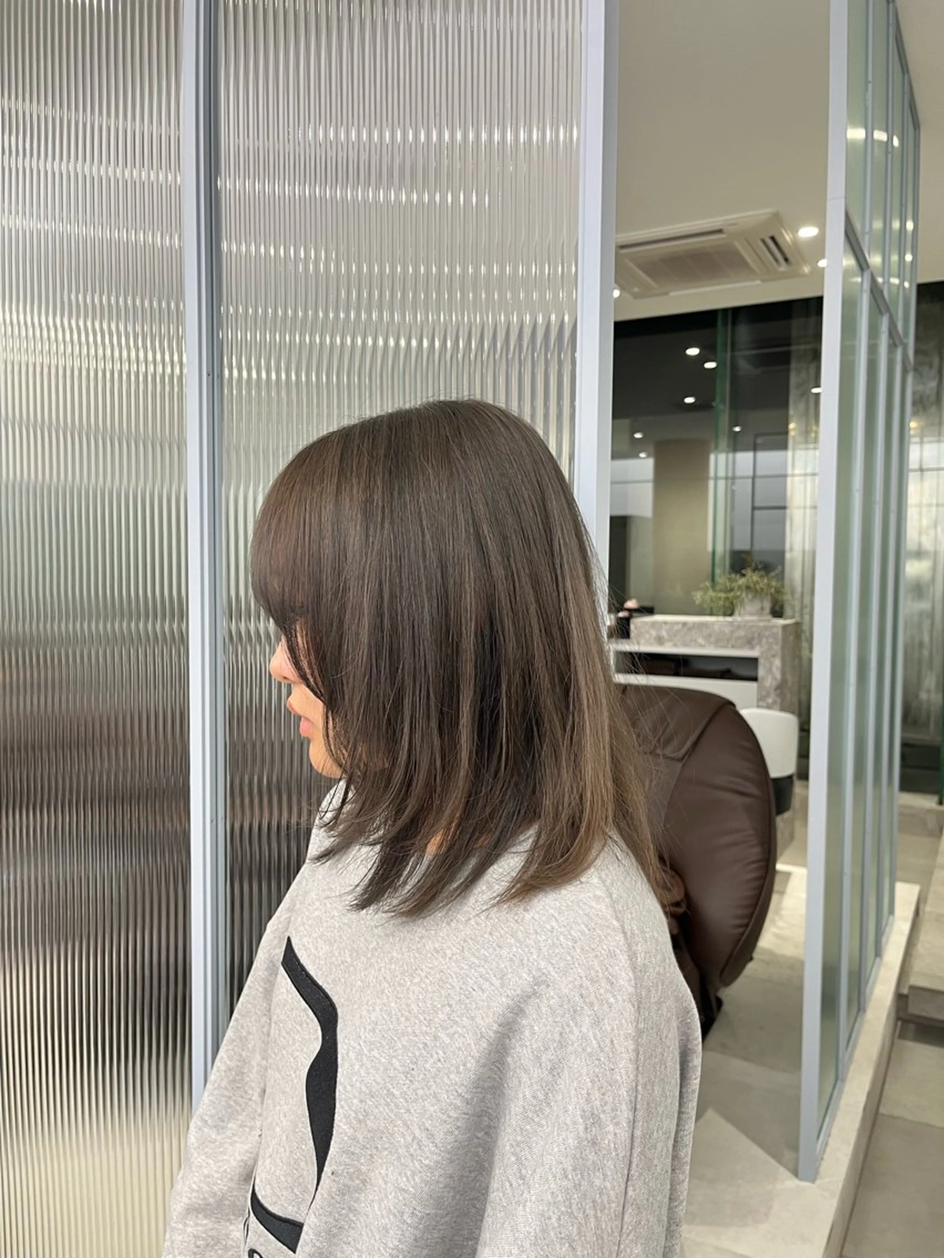 セミロング 愛 斗のヘアスタイル