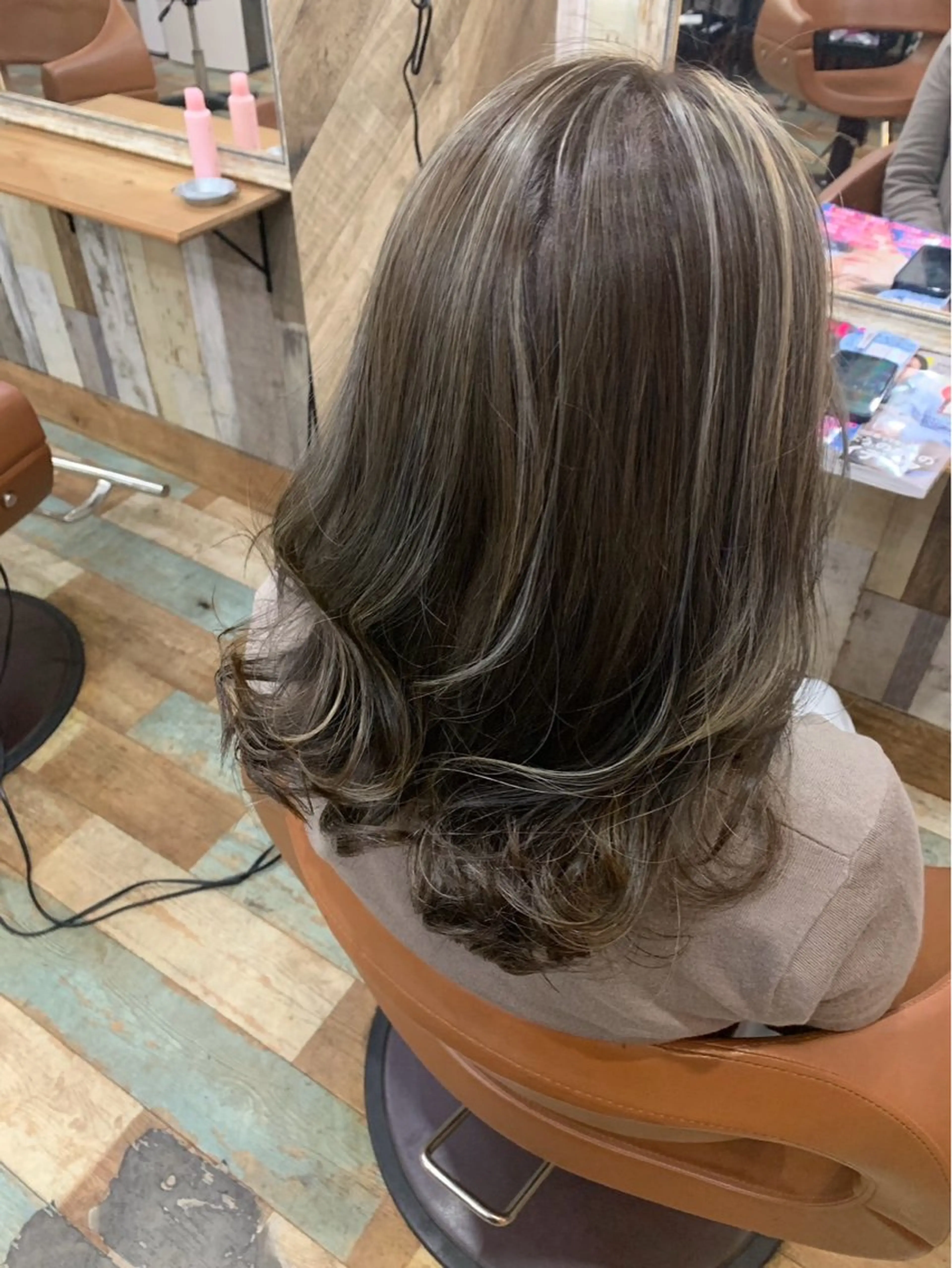 ミディアム カラー Hair's RooMのヘアスタイル