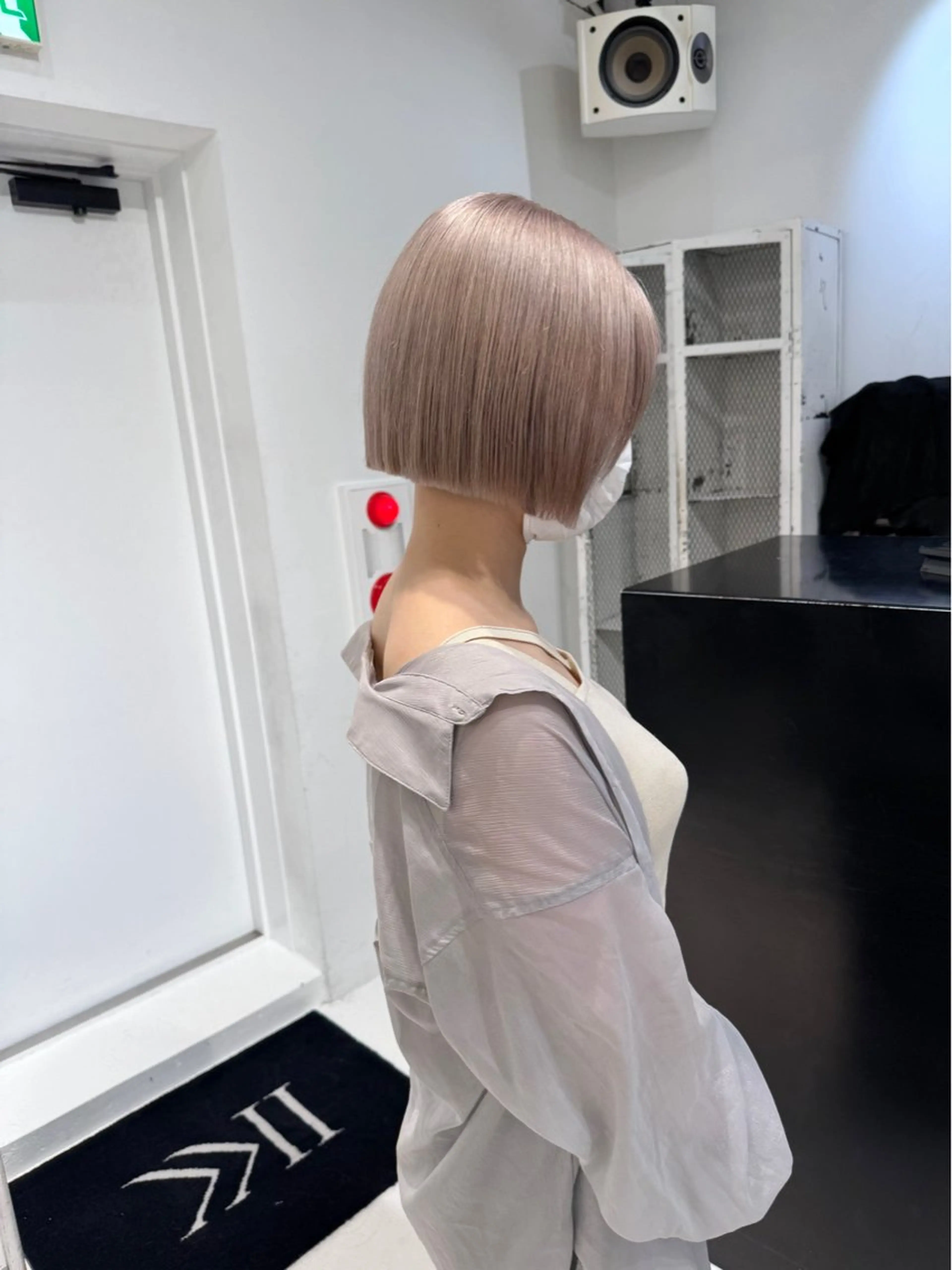 ショート カラー ヘアアレンジ ブリーチ ブロンド グレージュ ボブ カット ヘアカラー トリートメント 艶ハイトーン/ヘア アレンジAYAKAのヘアスタイル