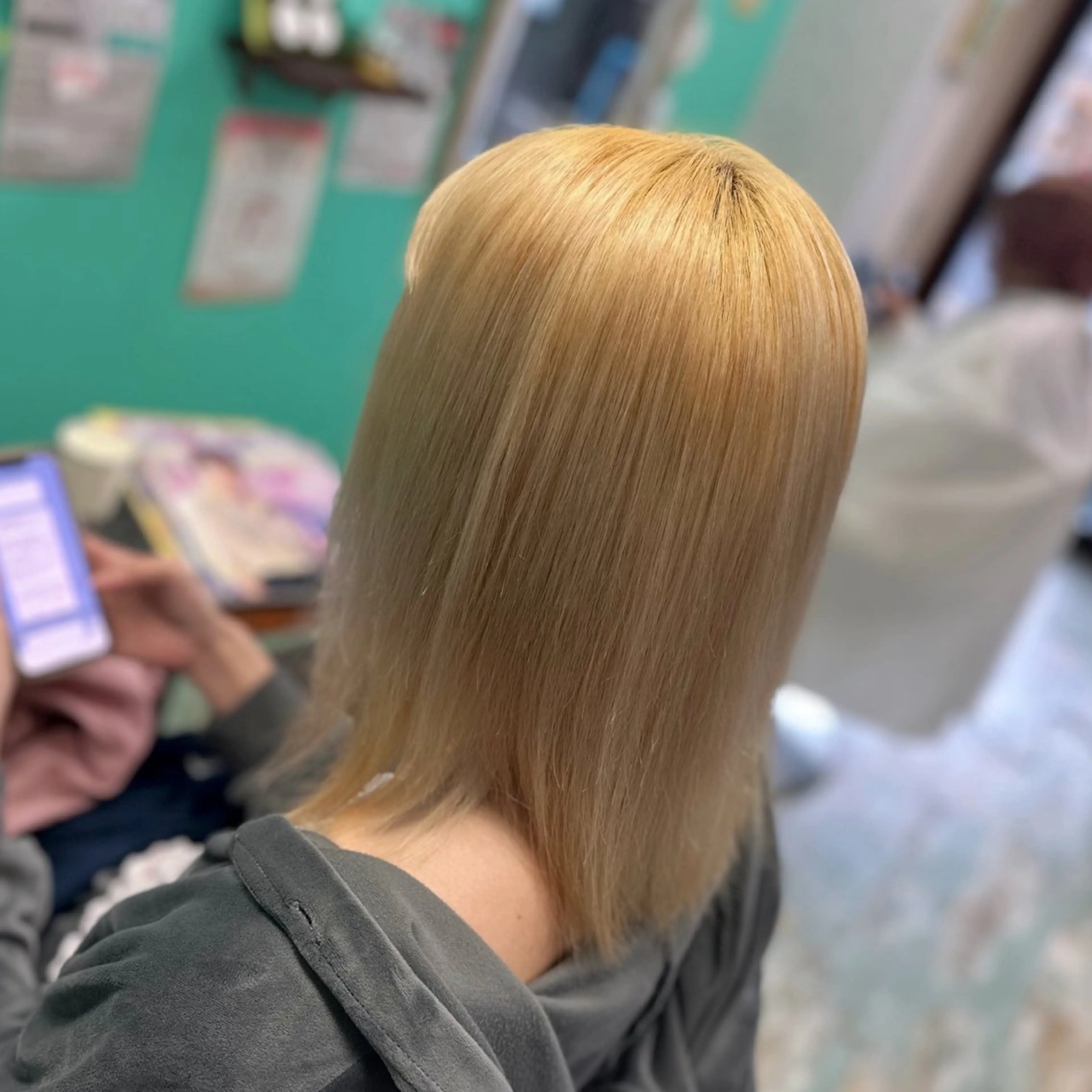 ミディアム ヘアカラー 三原 友美のヘアスタイル