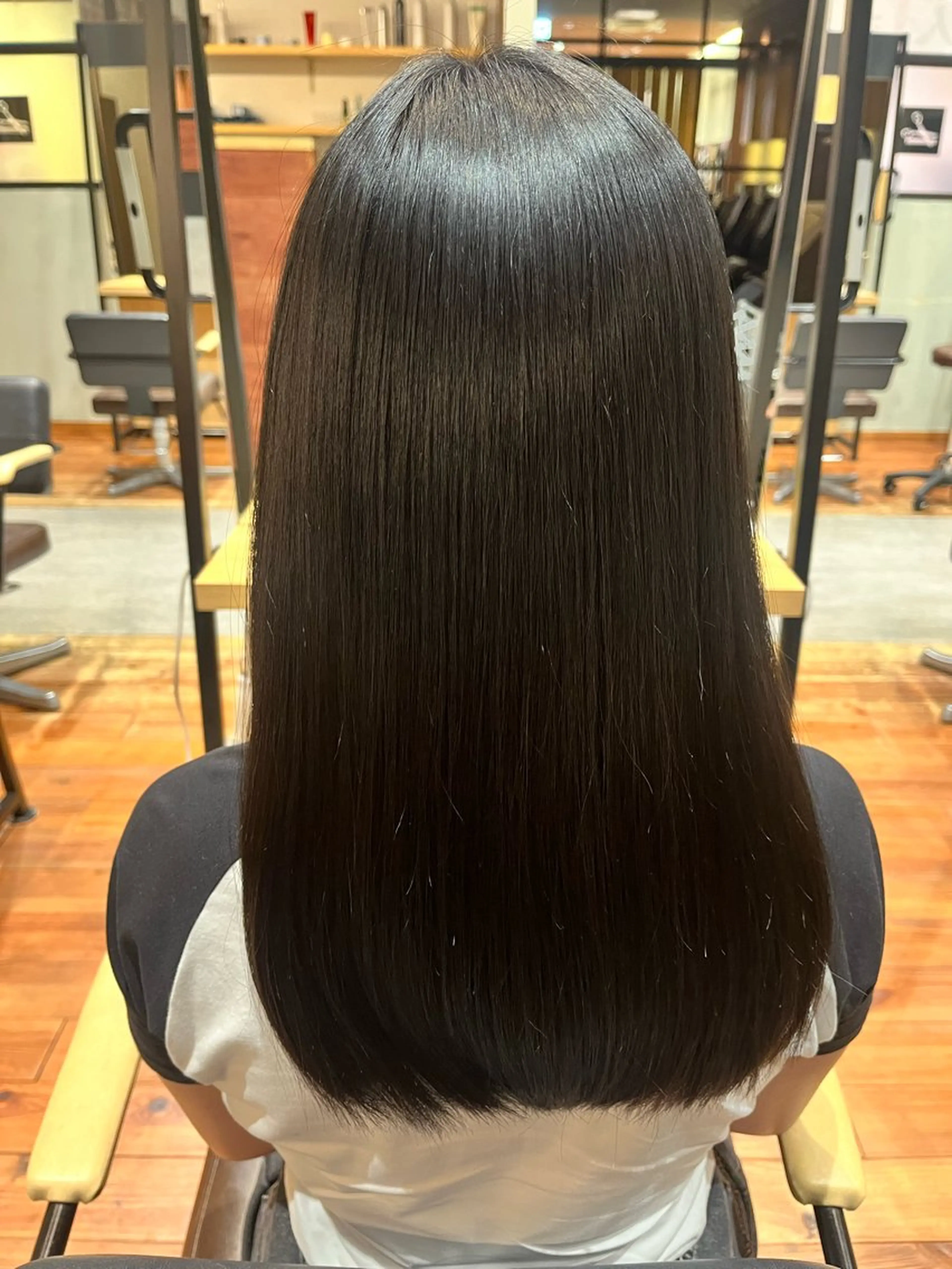 ロング カラー 黒髪 岩田 舞美のヘアスタイル