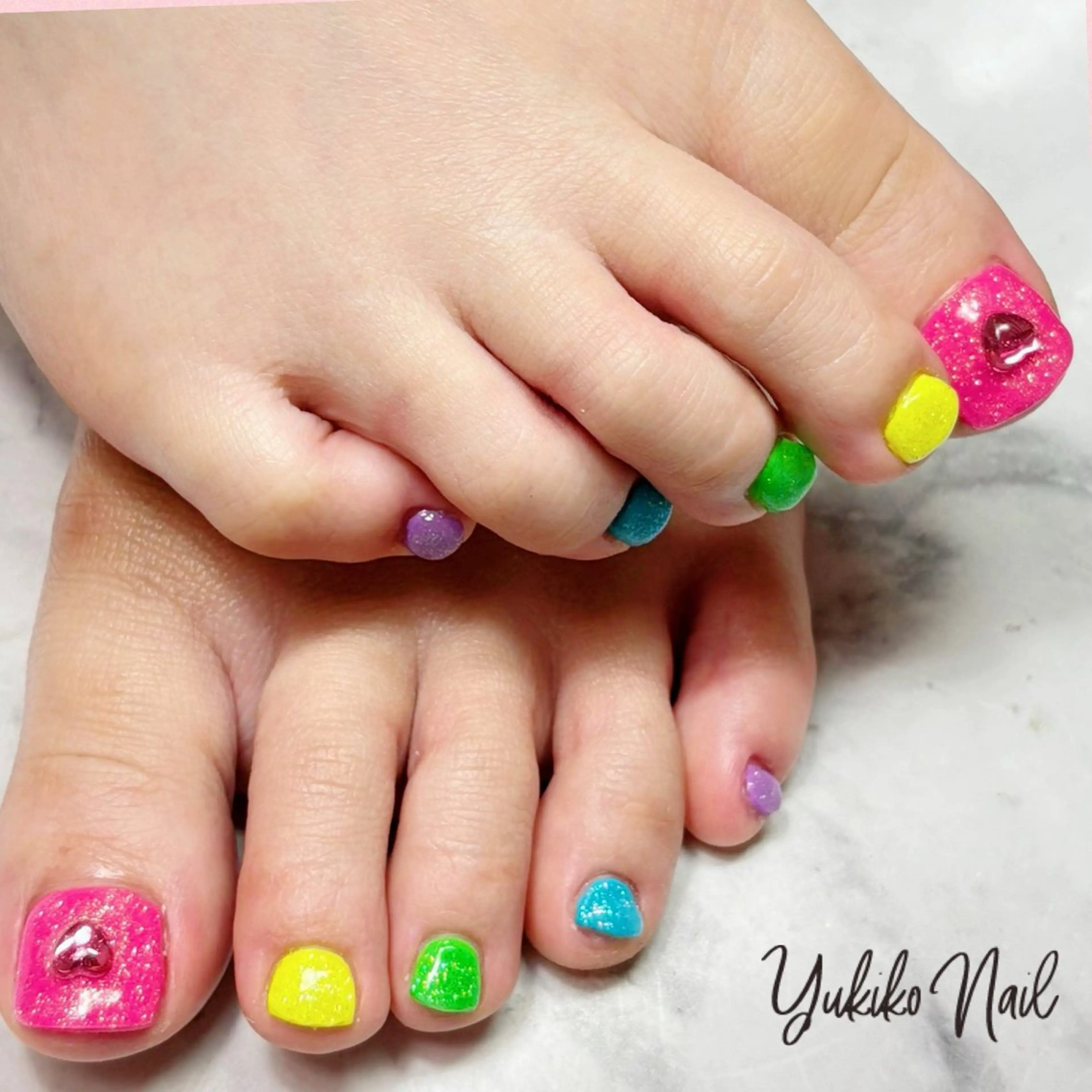 ネイル キラキラネイル フットネイル ユキコ ネイルのネイルデザイン