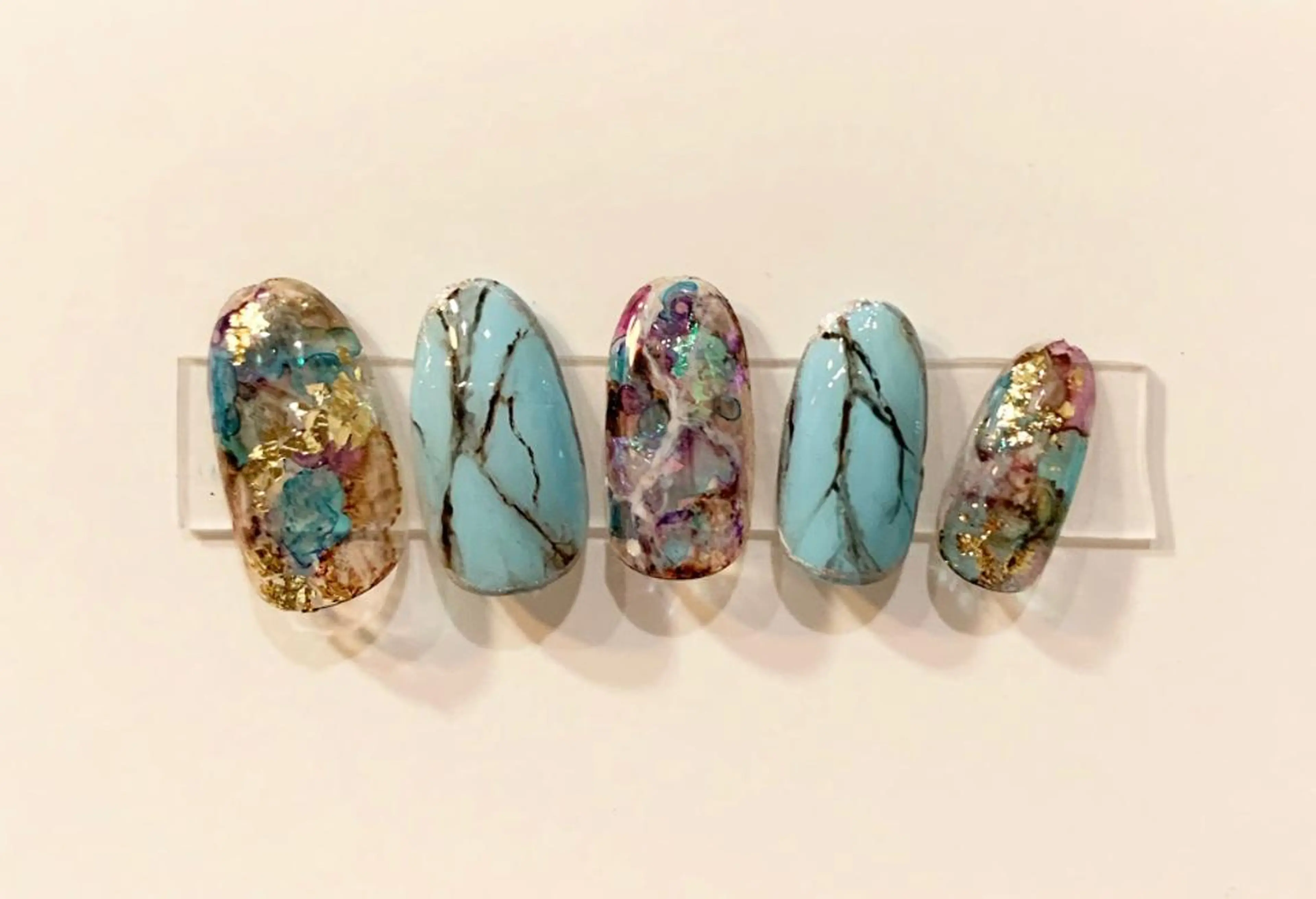 ネイル 駒月 明日香の眉毛・アイブロウイメージ