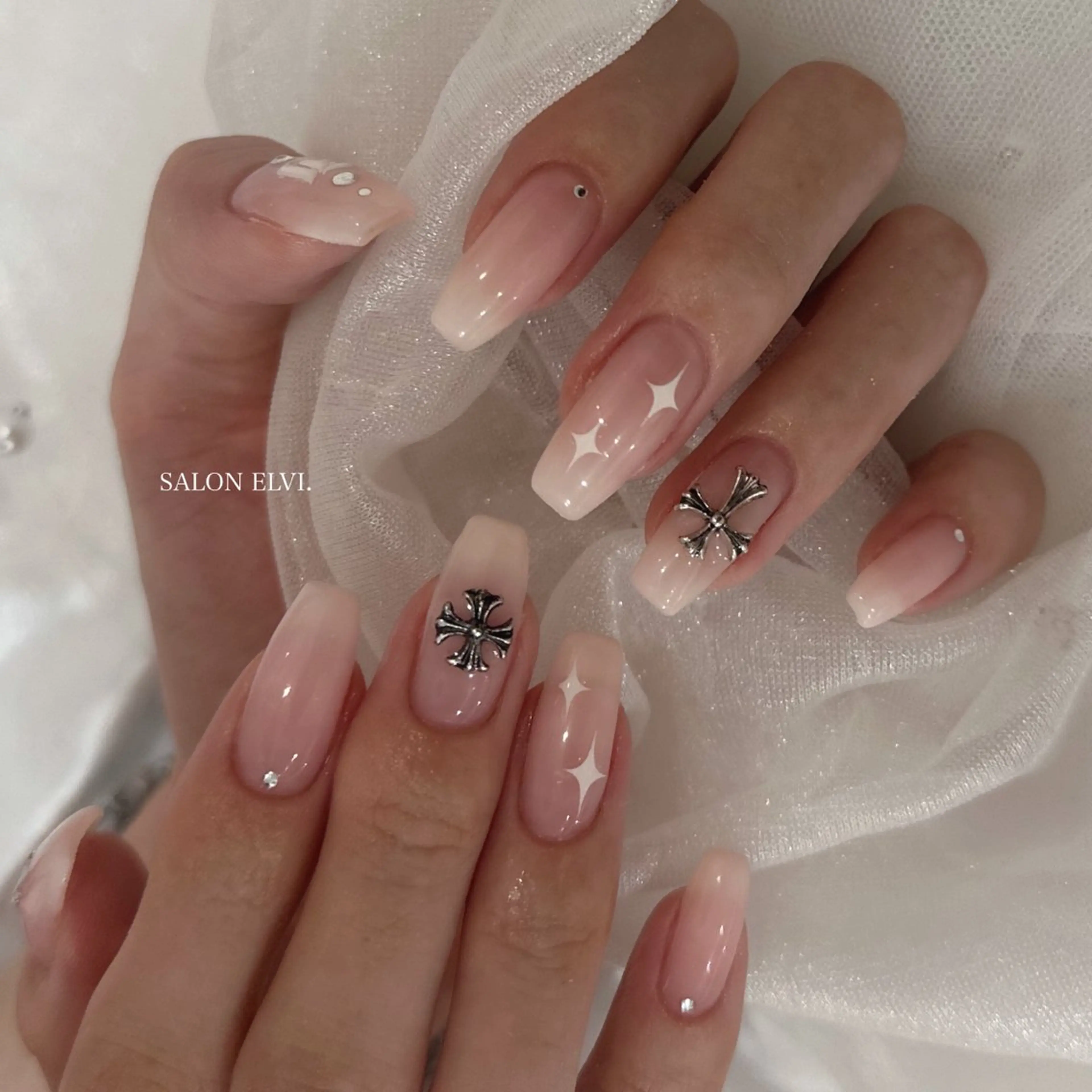 ネイル SALON ELVI.のネイルデザイン