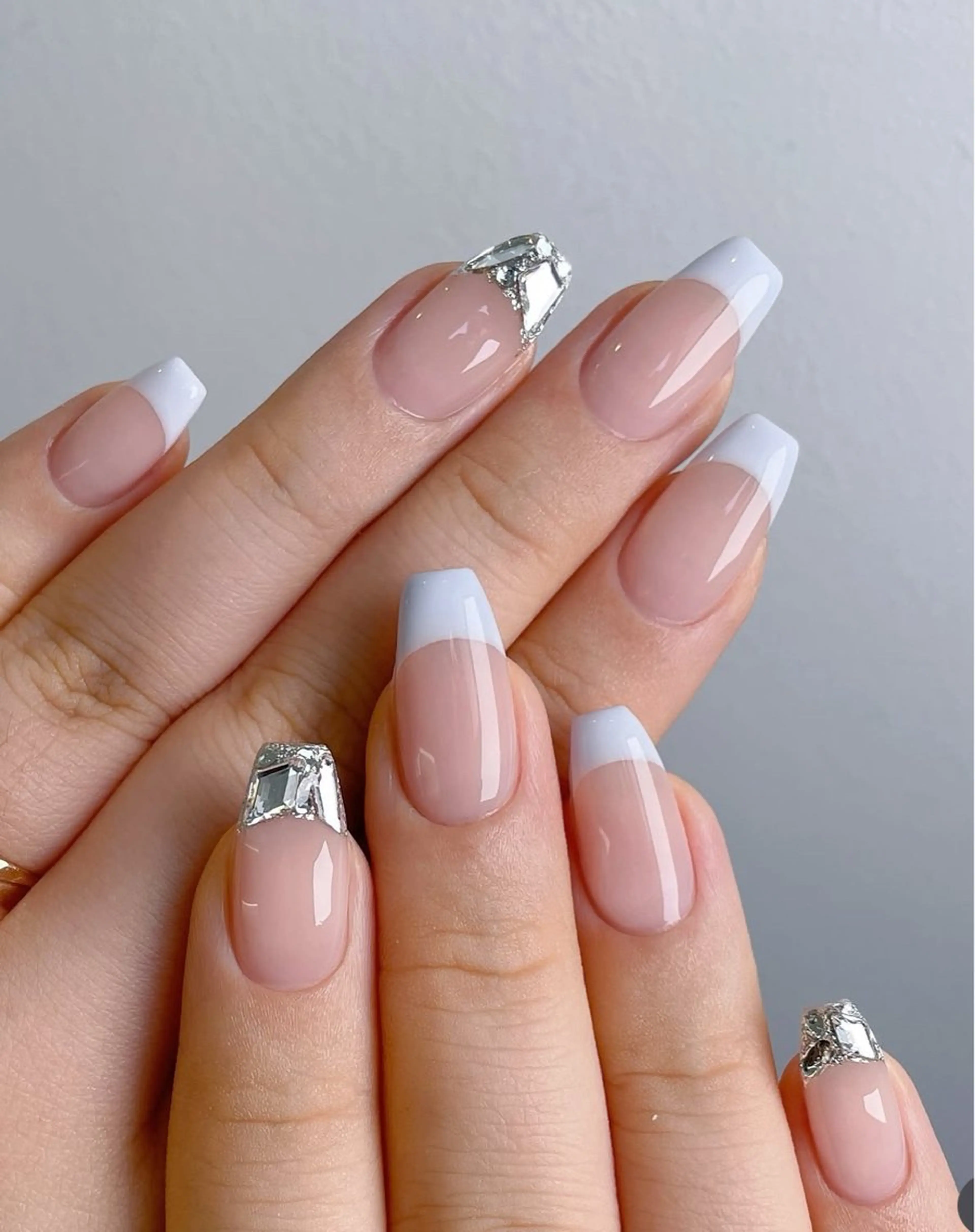ネイル ハンドネイル 🎀PG🩵 ネイルサロンのネイルデザイン