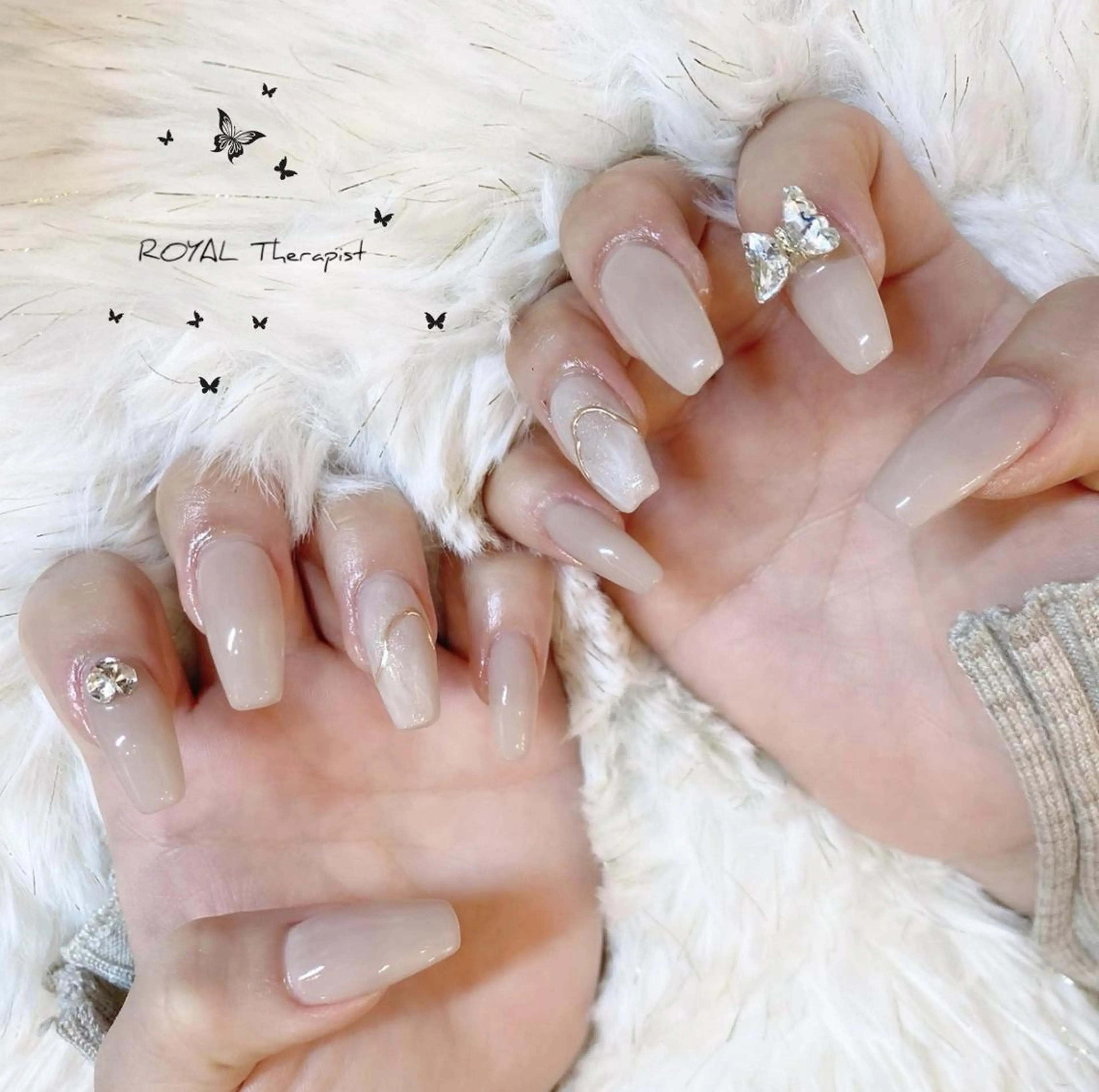 ネイル アートネイル 持ち込み ハンドネイル 【山岡】 ロイヤル•セラピストのネイルデザイン