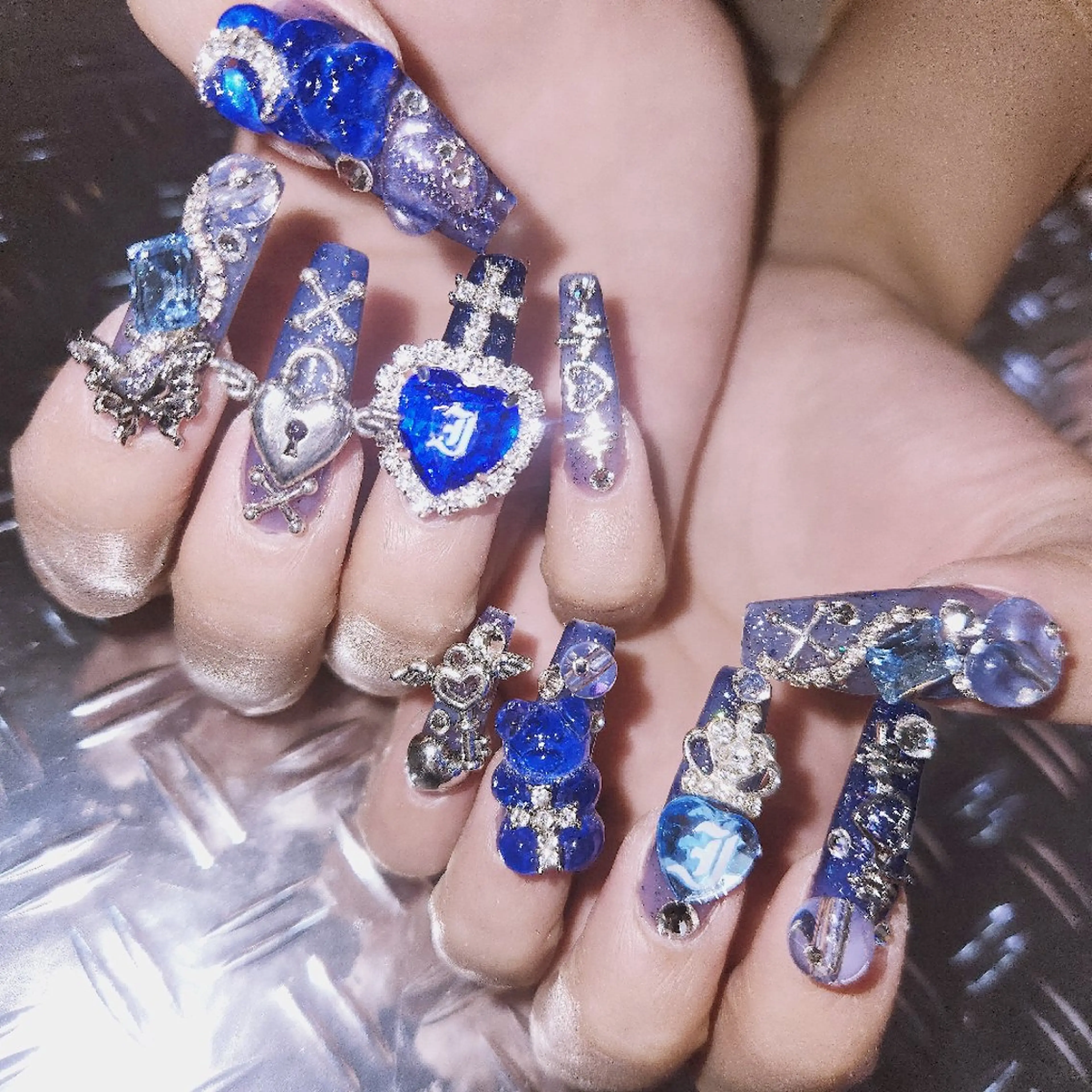 ネイル 梅田🦄中崎町🩵 u n o 0 1のネイルデザイン