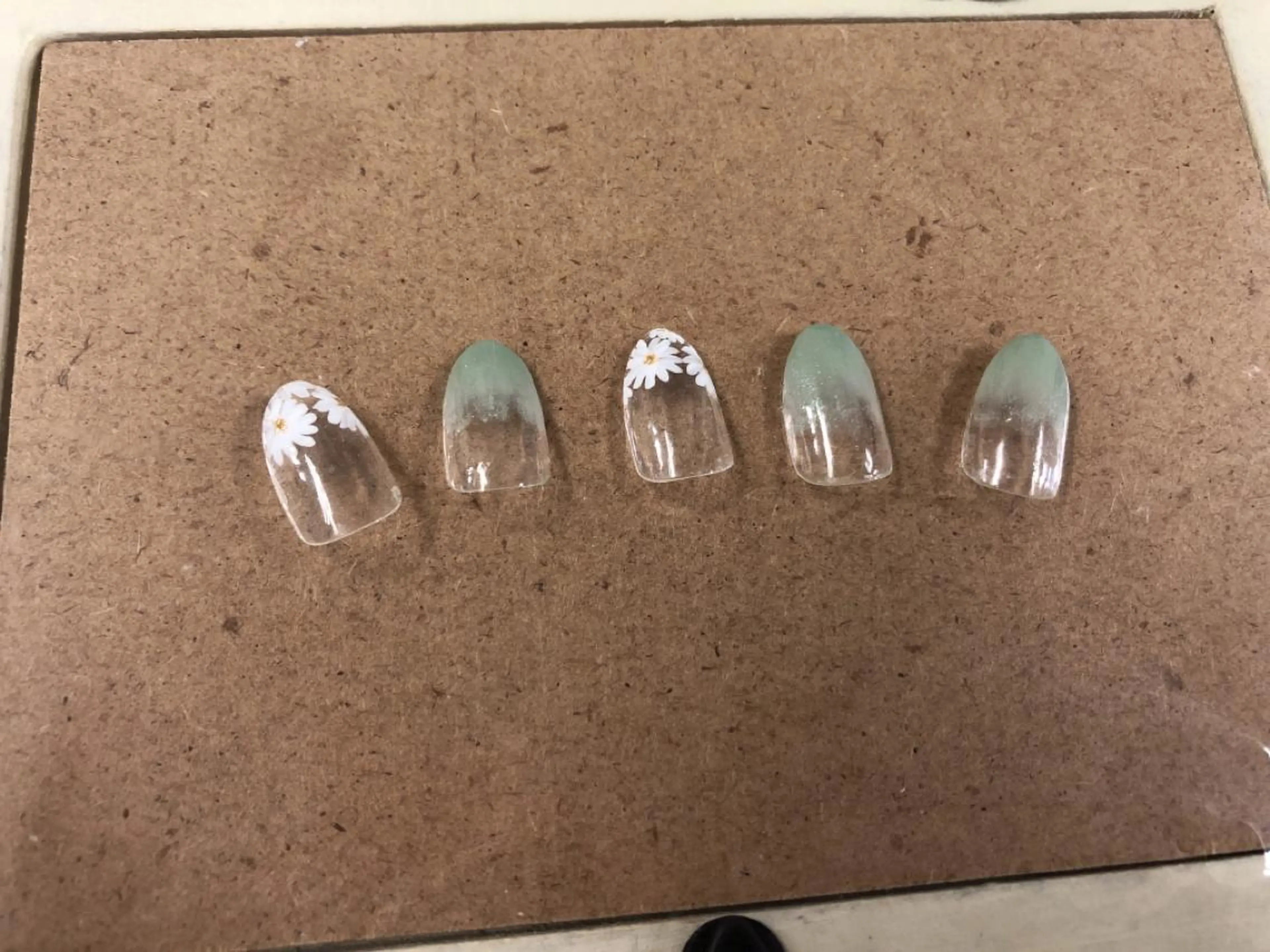 ネイル 吉田 芹菜のネイルデザイン