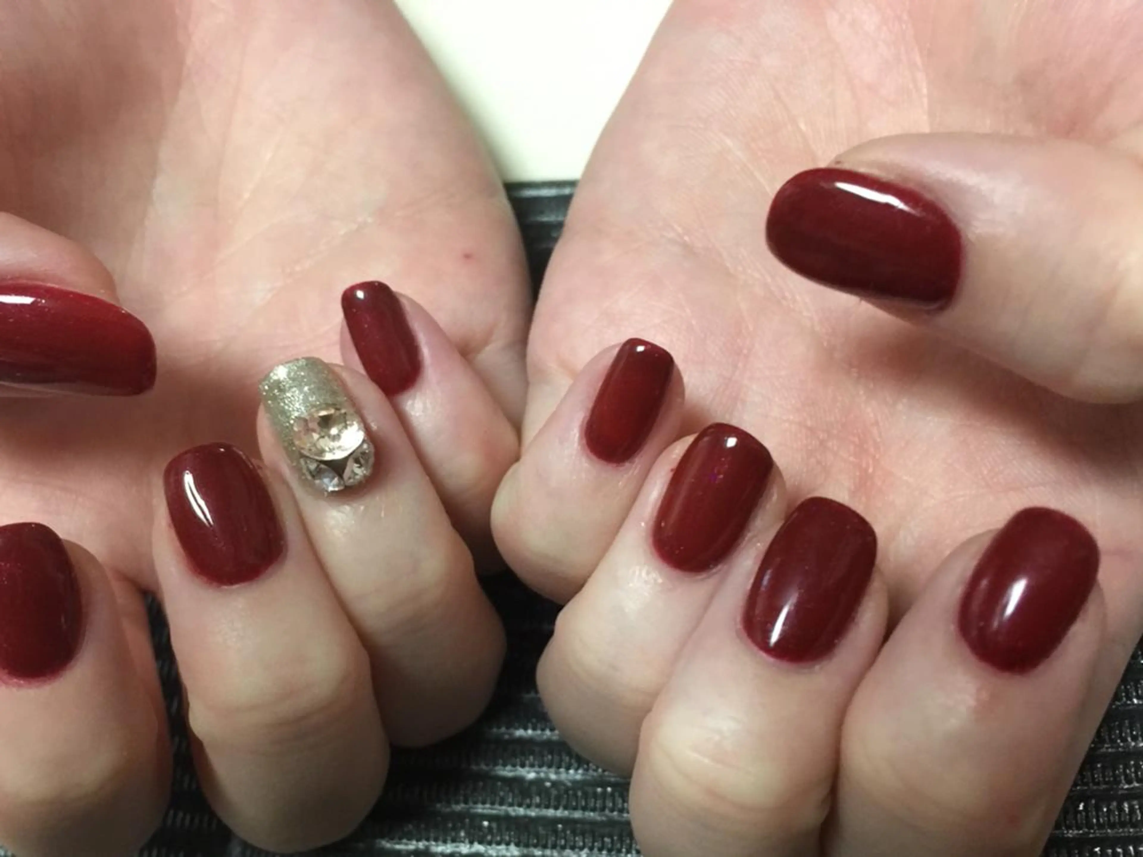 ネイル ネイルリボン 受付スタッフのネイルデザイン