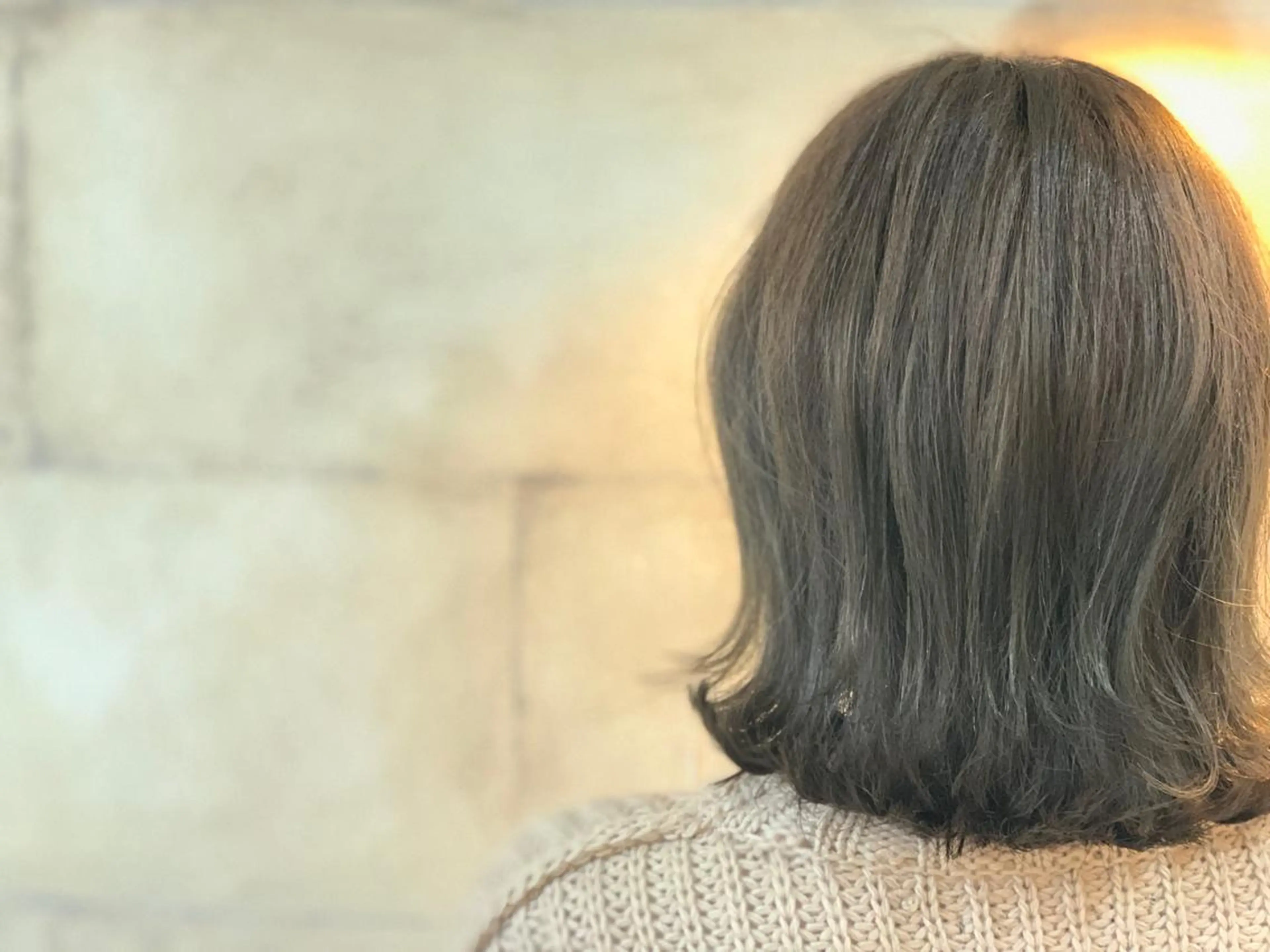 ミディアム カラー グレージュ イルミナカラー ボブ 外ハネヘア カット ヘアカラー 原木 康臣のヘアスタイル