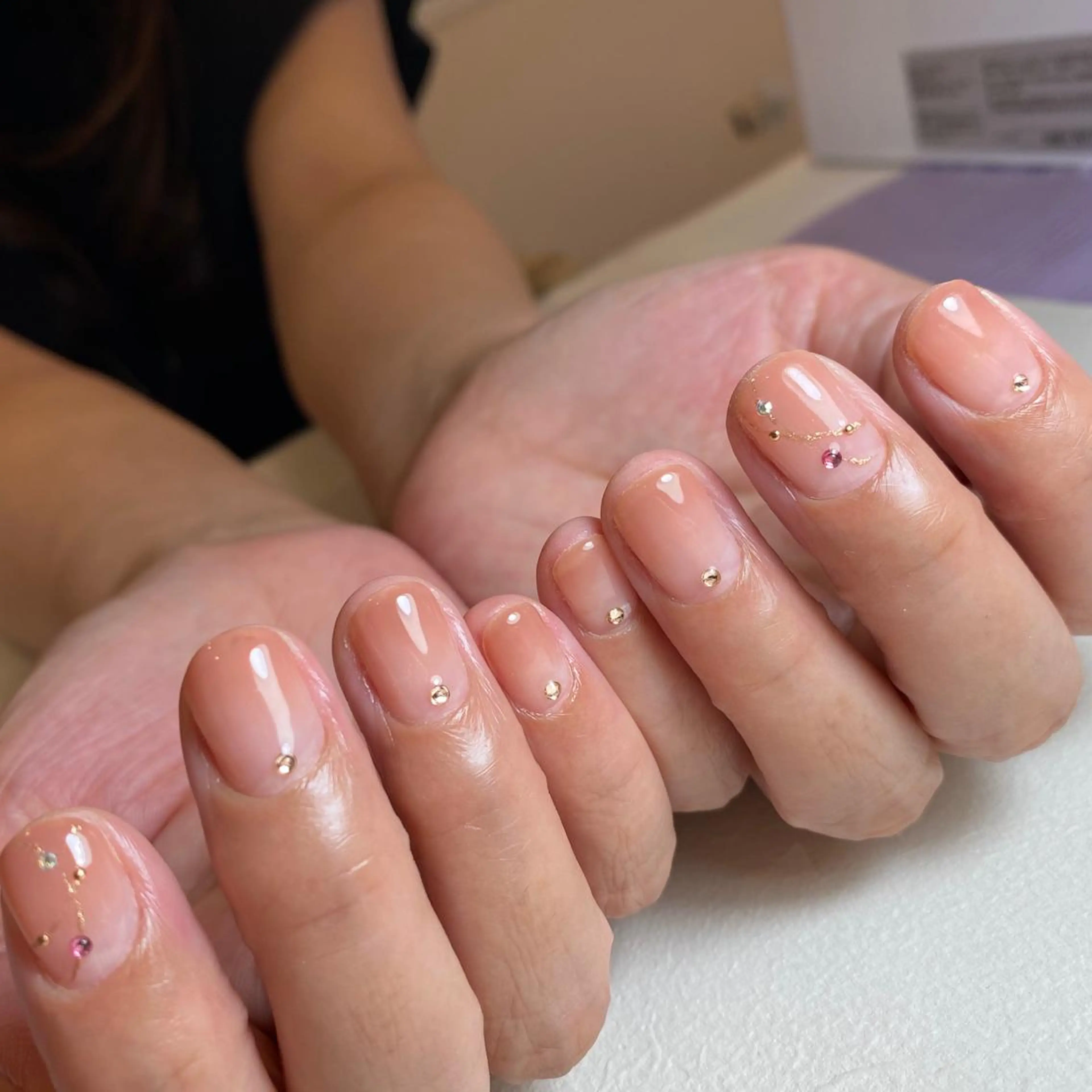 ネイル アートネイル ジェルネイル グラデーション ストーンネイル ハンドネイル Nail salon アトリエジョワ　金山のネイルデザイン