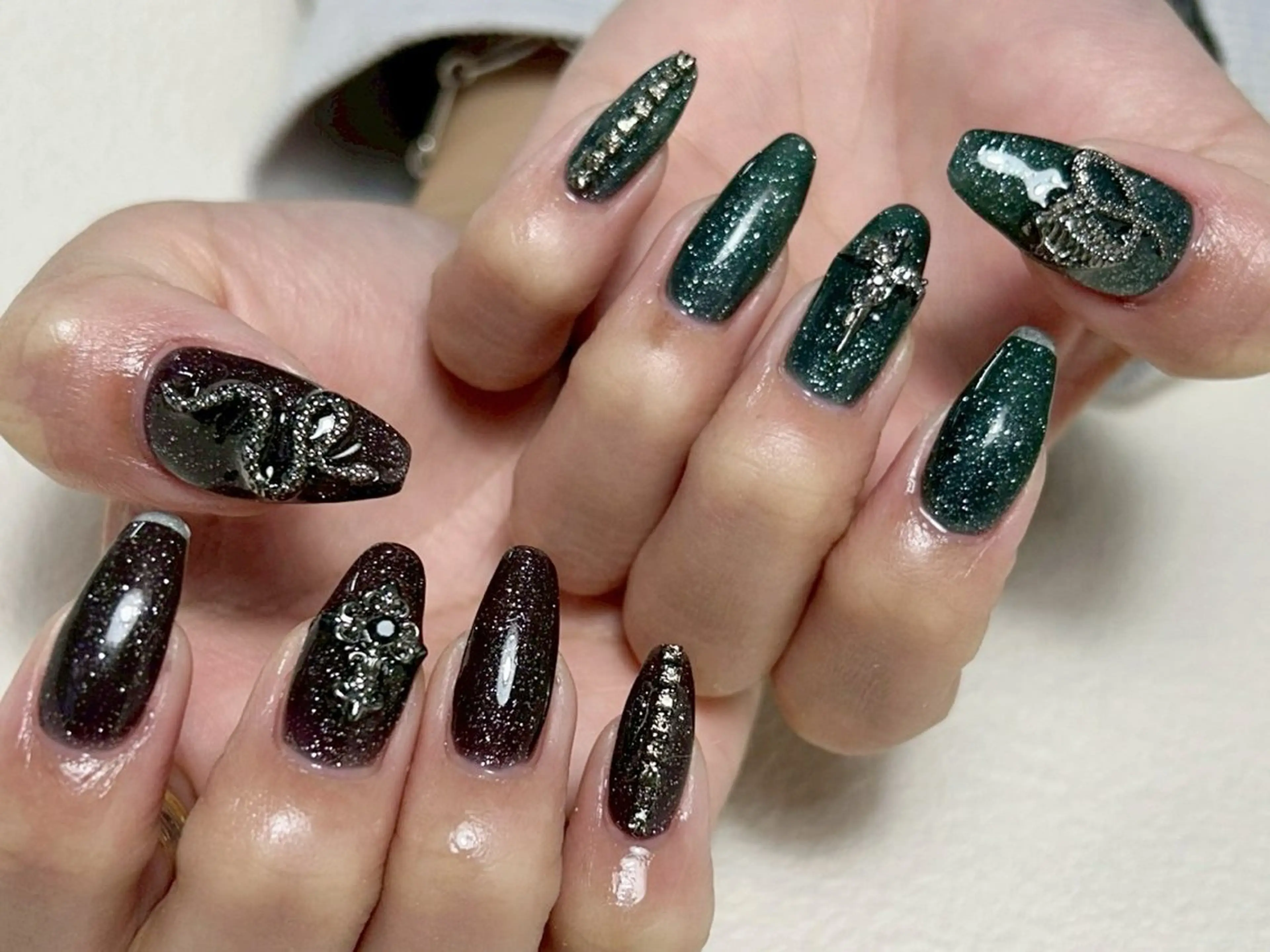 ネイル オーロラネイル 長さ出し フレンチネイル ジェルネイル ガラスフレンチ ハンドネイル Rela・S NAILのネイルデザイン