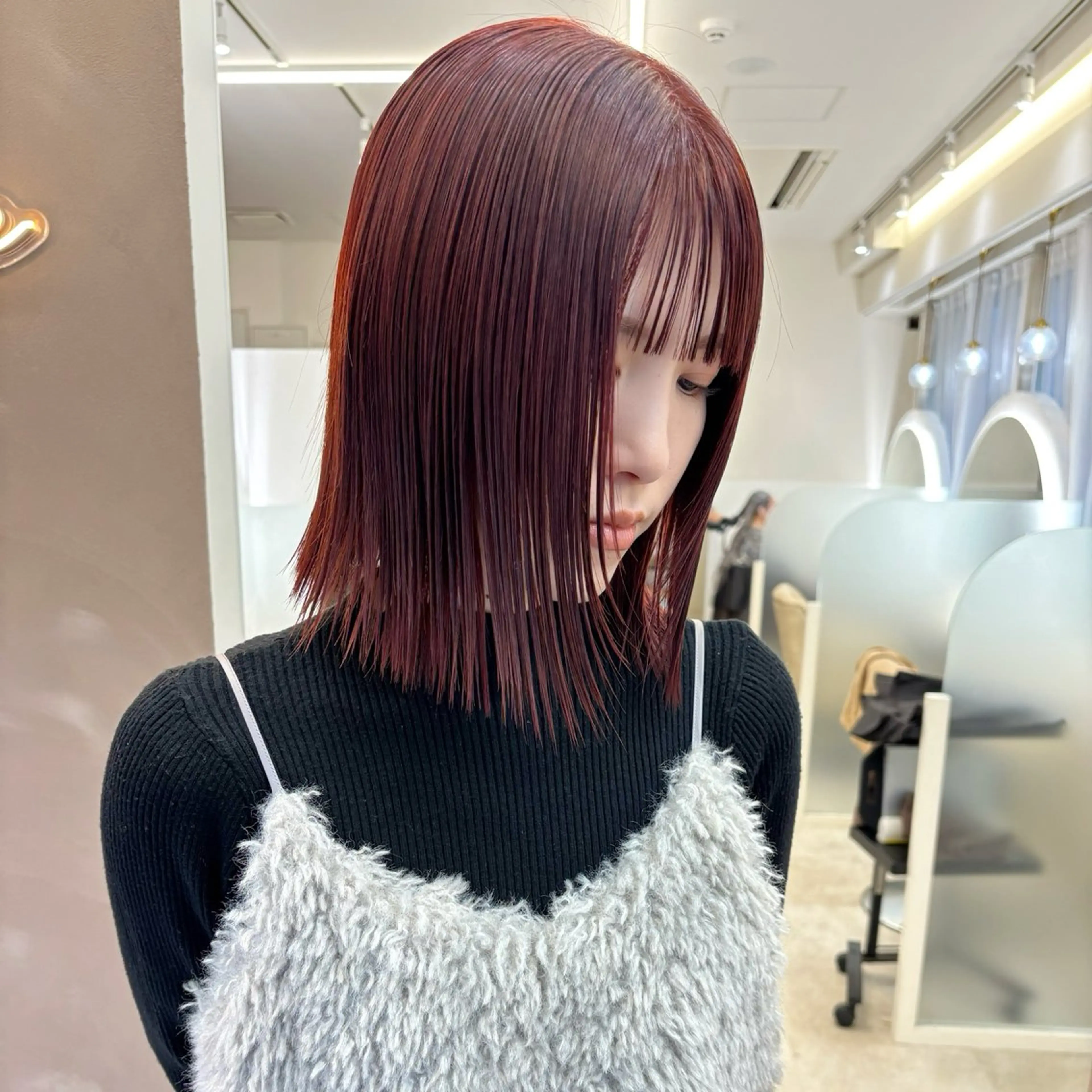 ミディアム カラー ブリーチ ボルドーカラー ブラウンカラー カシス 透明感カラー カット ヘアカラー トリートメント 顔まわり／髪質改 善／白髪ぼかし／中山のヘアスタイル