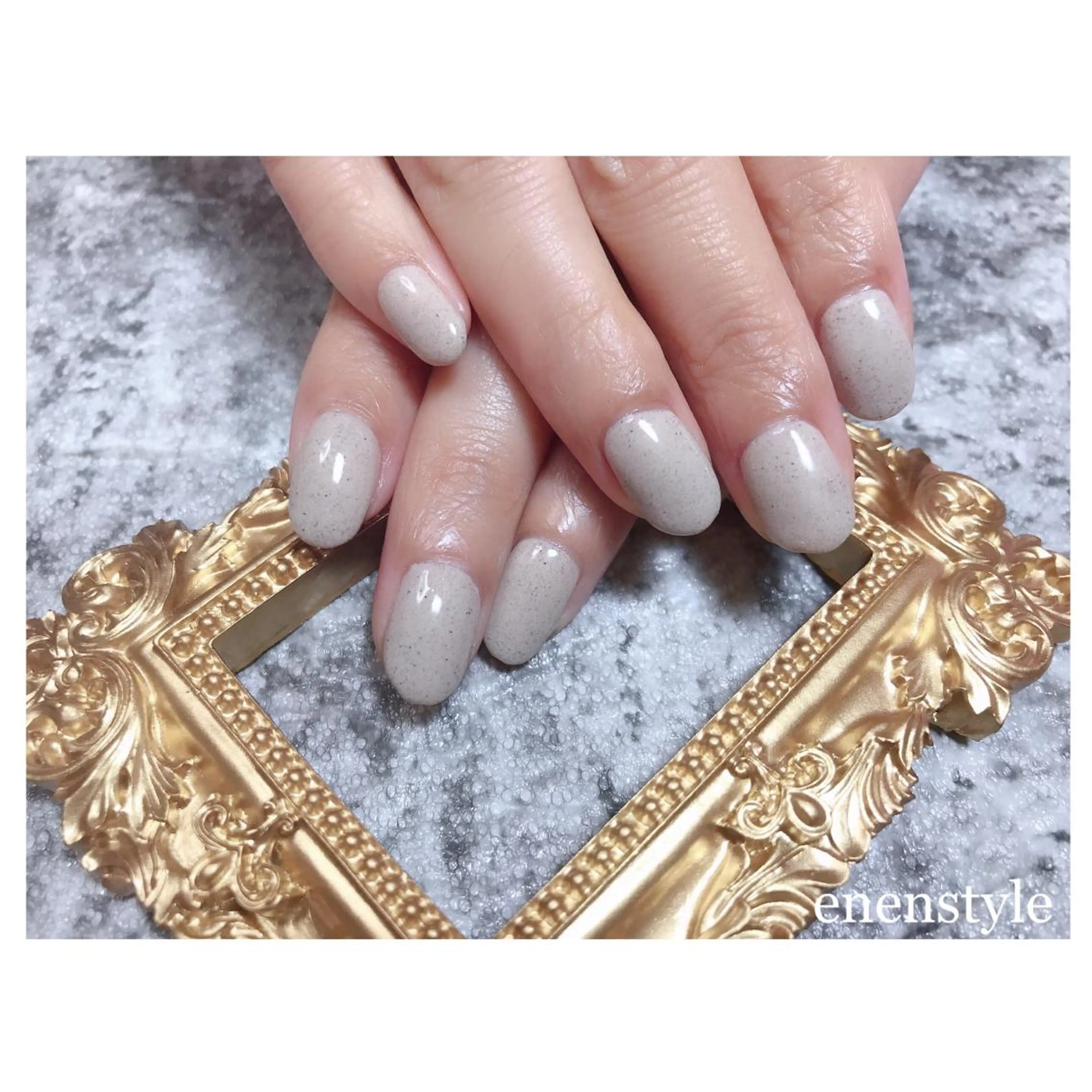 ミディアム ネイル ジェルネイル オフィスネイル ワンカラーネイル 👑enen style👑のネイルデザイン