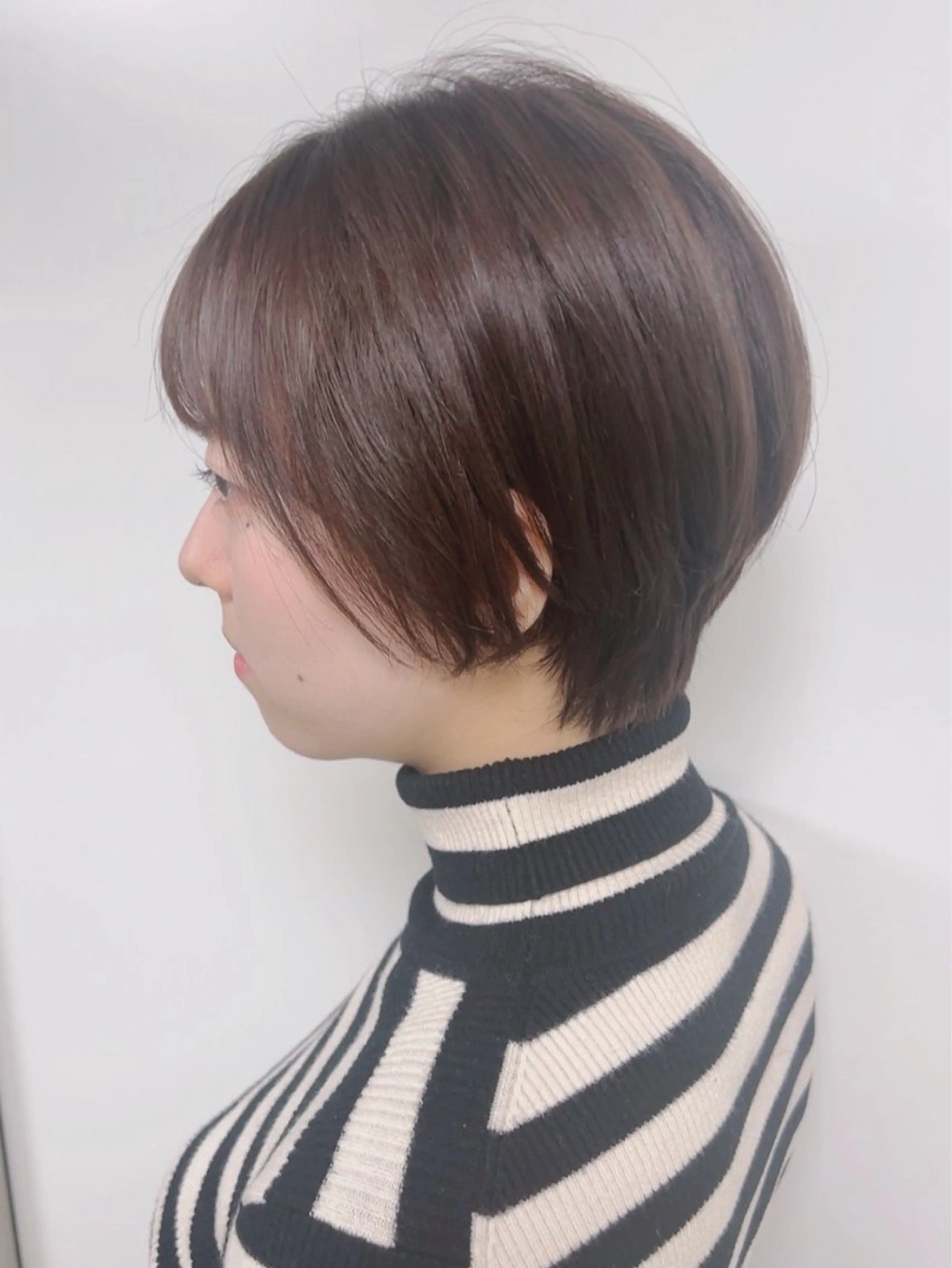 ショート ショートヘア 松岡彩華 ボブ /グレージュのヘアスタイル
