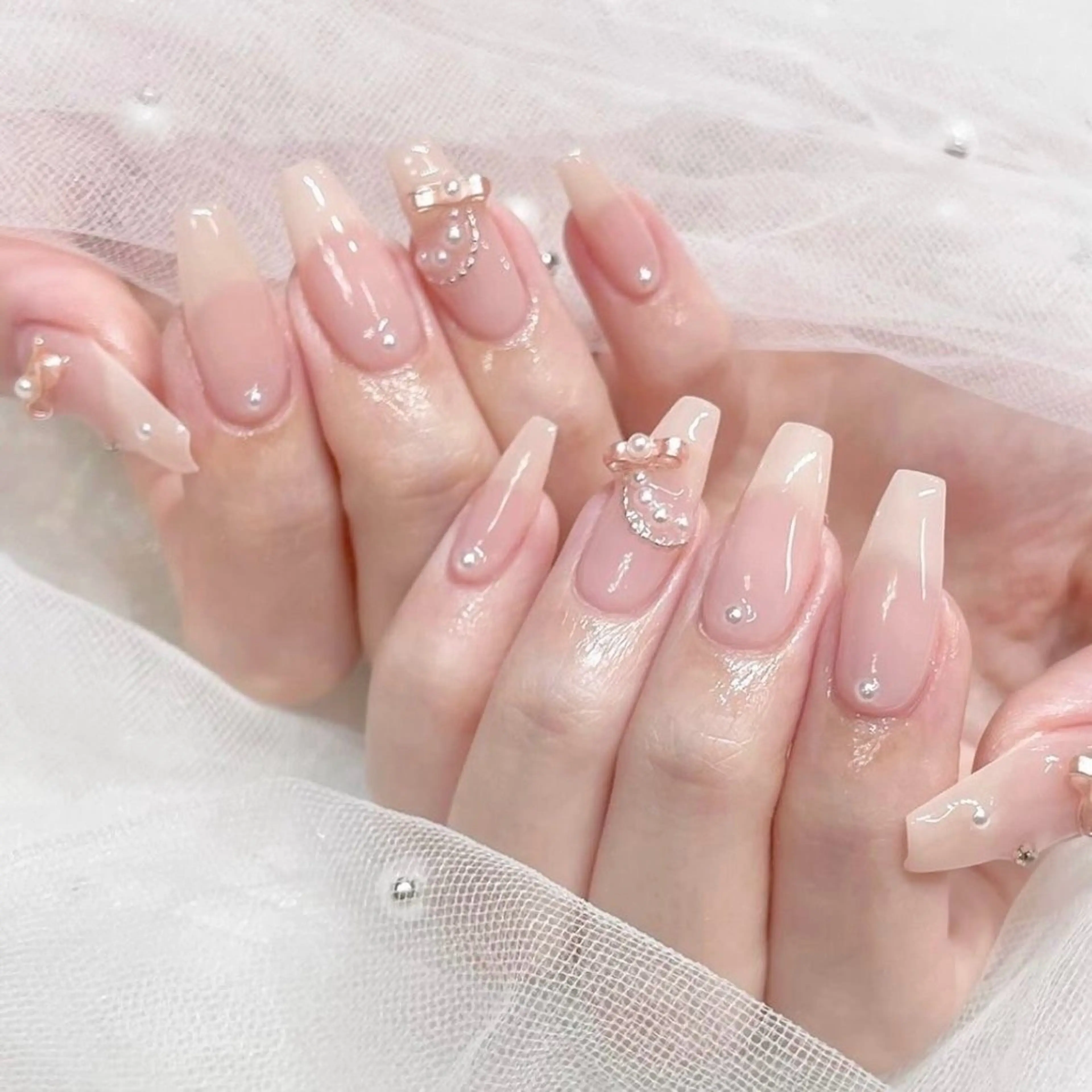 ネイル フレンチネイル ジェルネイル キラキラネイル 韓国ネイル マグネットネイル Julli NailStudioのネイルデザイン