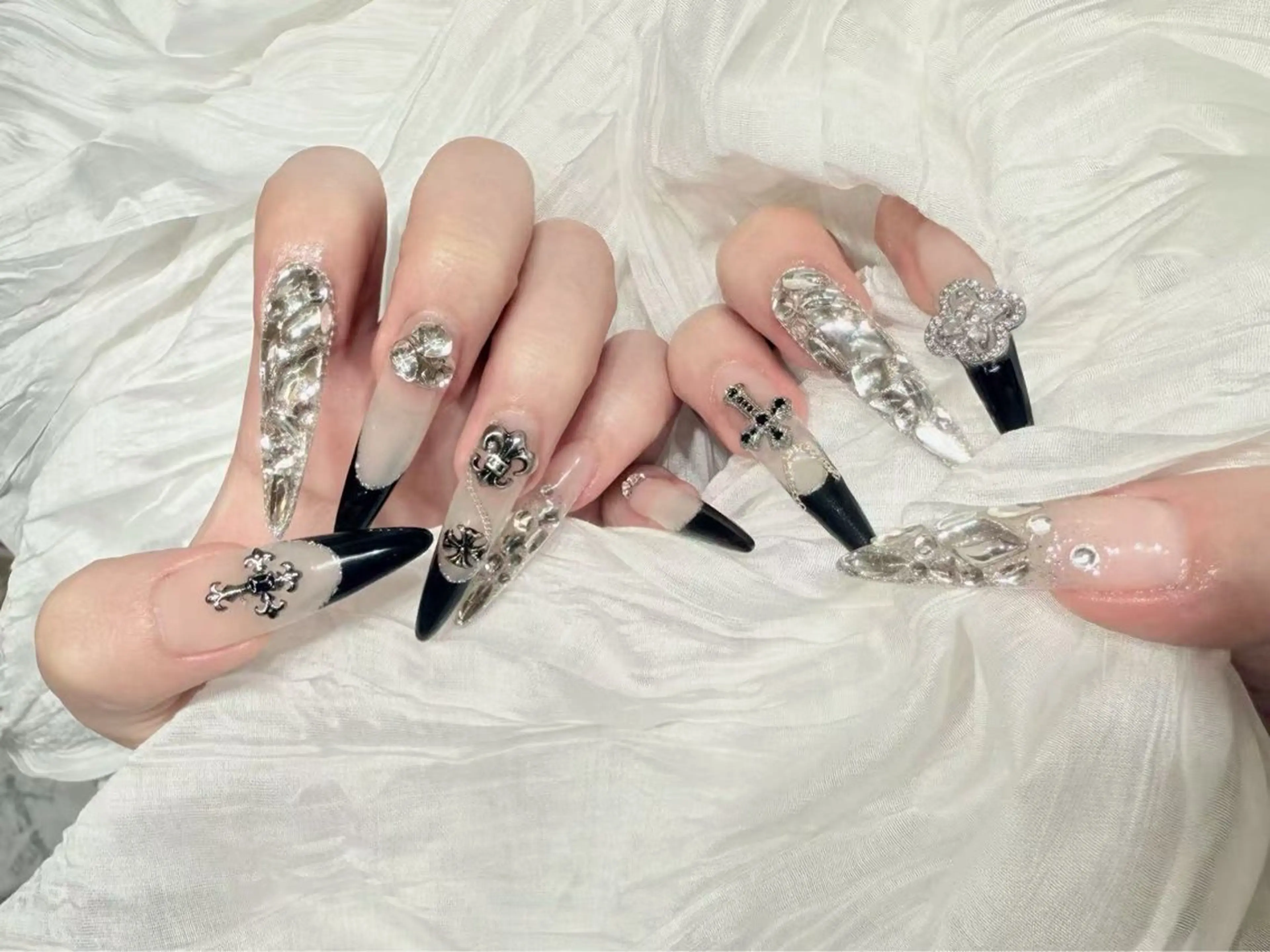 ネイル アートネイル フットネイル ジェルネイル ハート キラキラネイル Babarla　Nail　Salon所属・babarla Nailのネイルデザイン