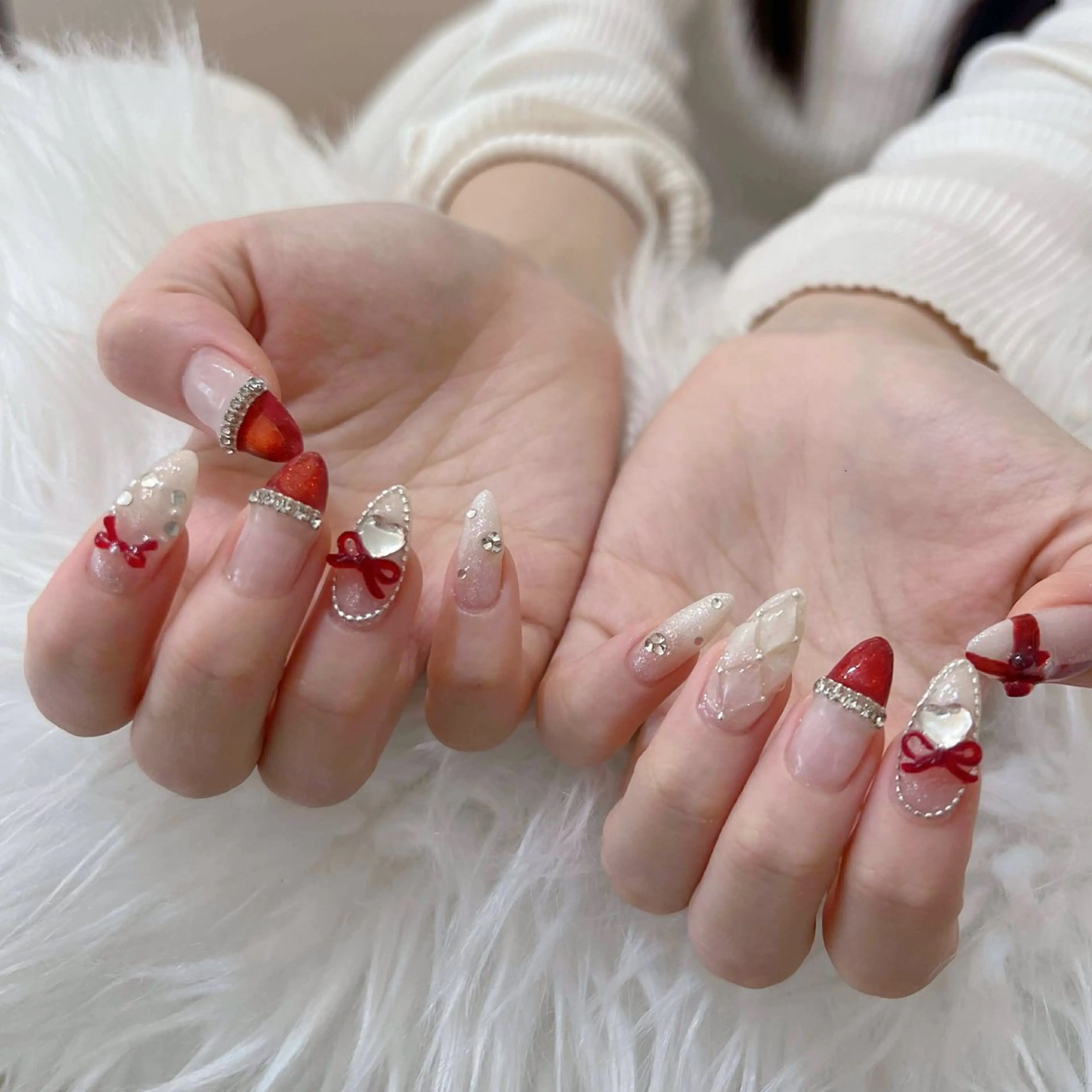 ネイル オーロラネイル クリアネイル 成人式 フラッシュネイル ジェルネイル ハンドネイル Amee Nail Salonのネイルデザイン