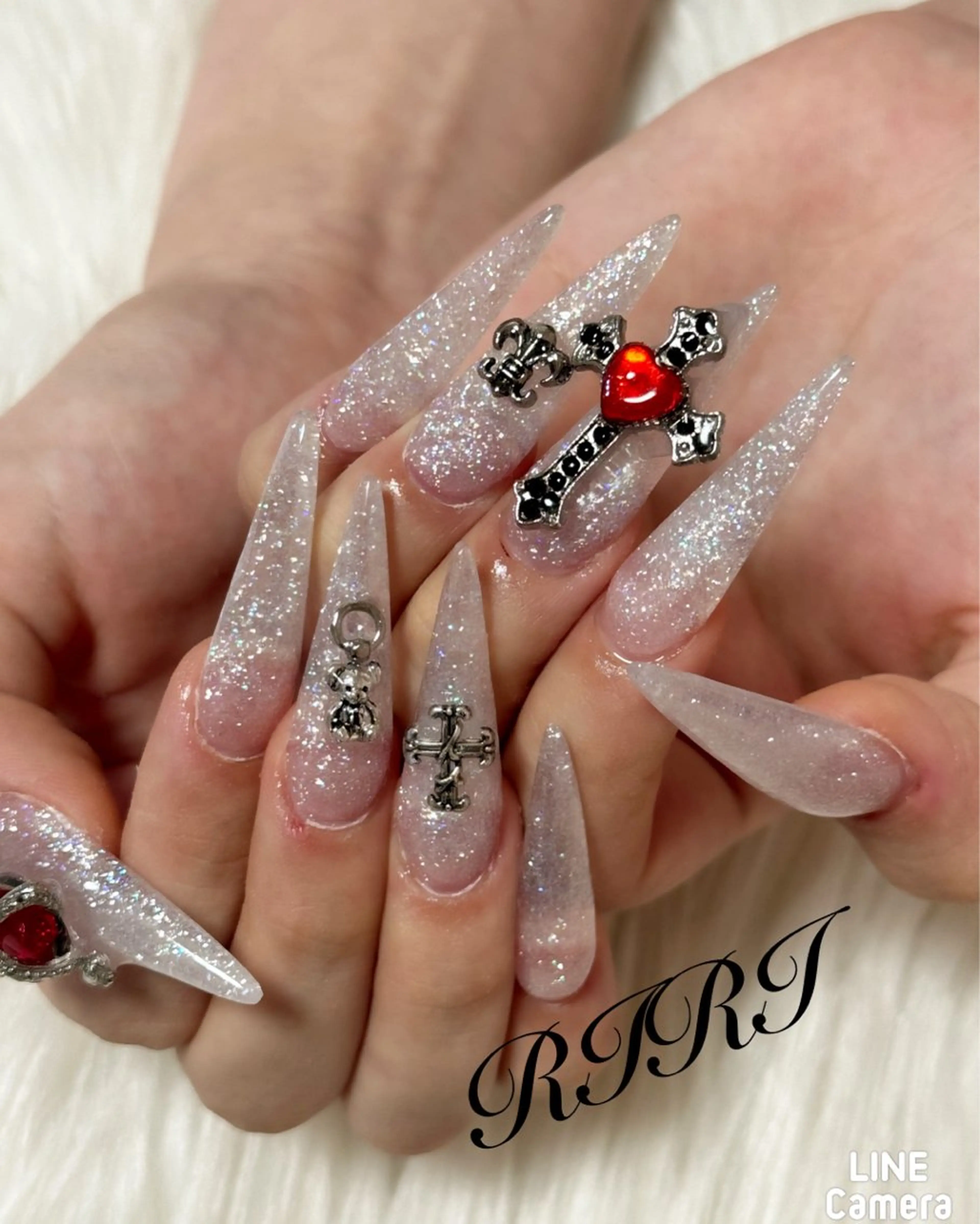 ネイル ジェルネイル キラキラネイル 韓国ネイル ラメ(グリッター) ロングネイル ハンドネイル riri オーナーのネイルデザイン