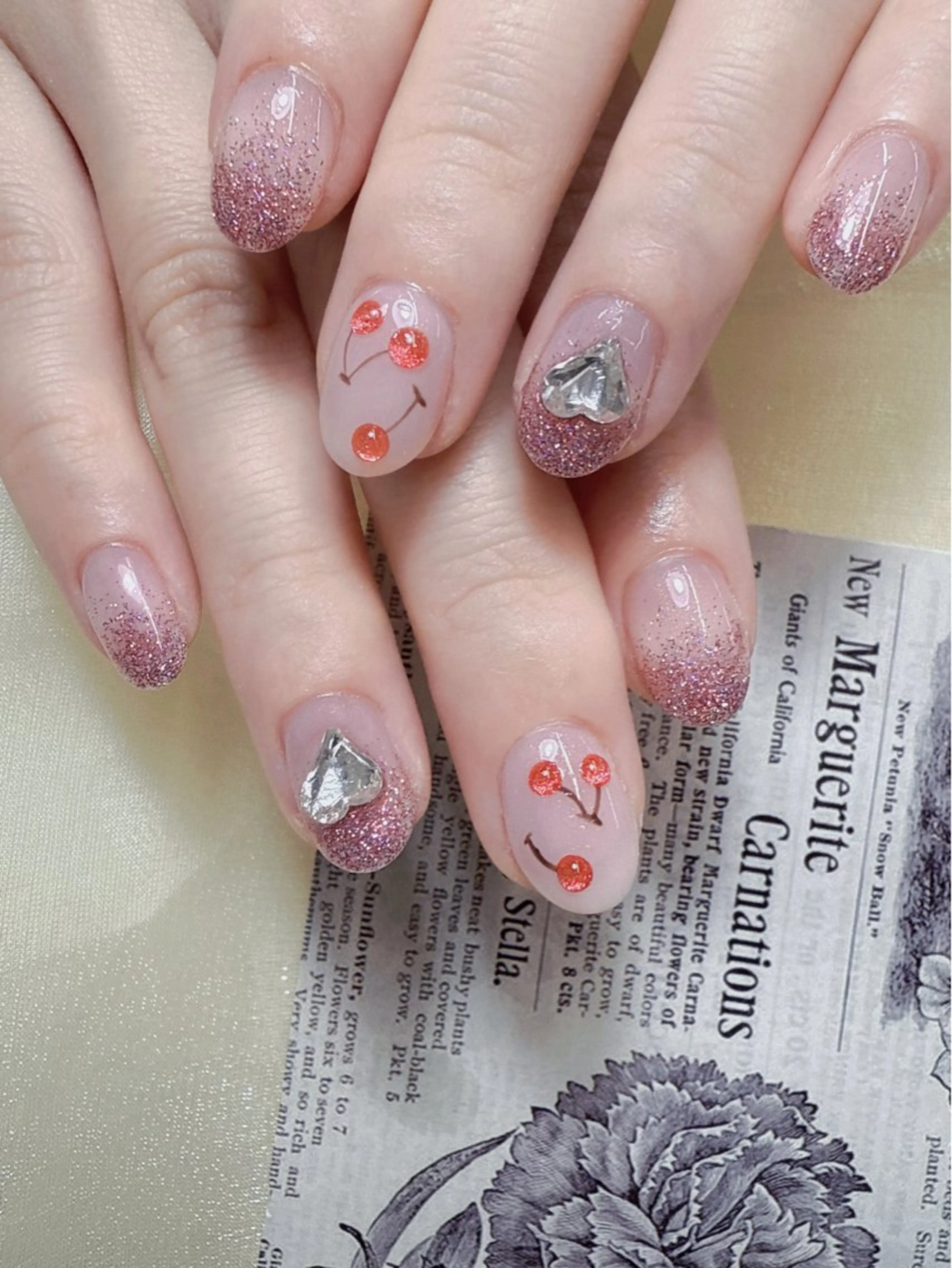 ネイル ハンドネイル グロー ネイルのネイルデザイン