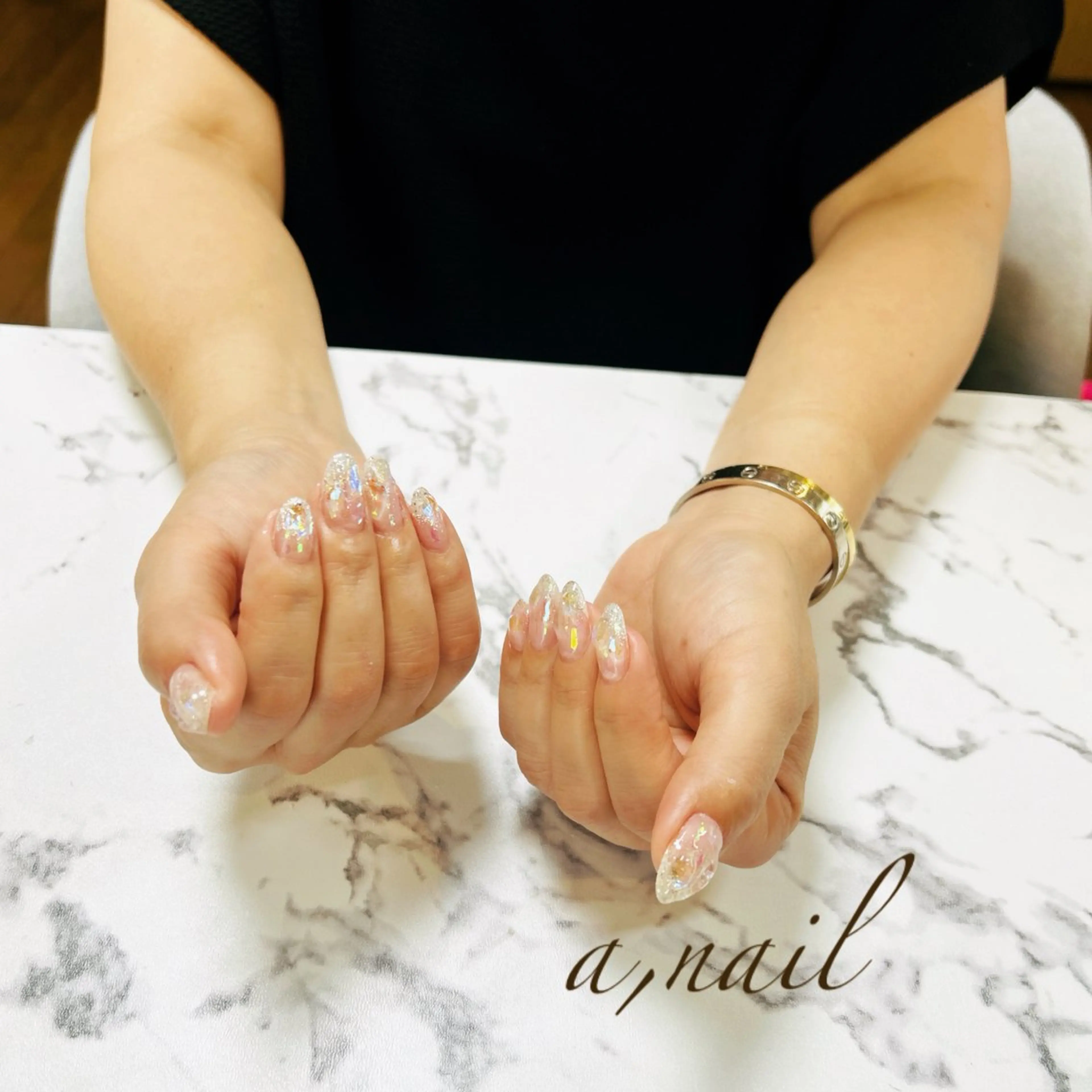 ネイル オーロラネイル グラデーション キラキラネイル ラメ(グリッター) ラメグラデーション ハンドネイル ネイルサロン エーネイルのネイルデザイン