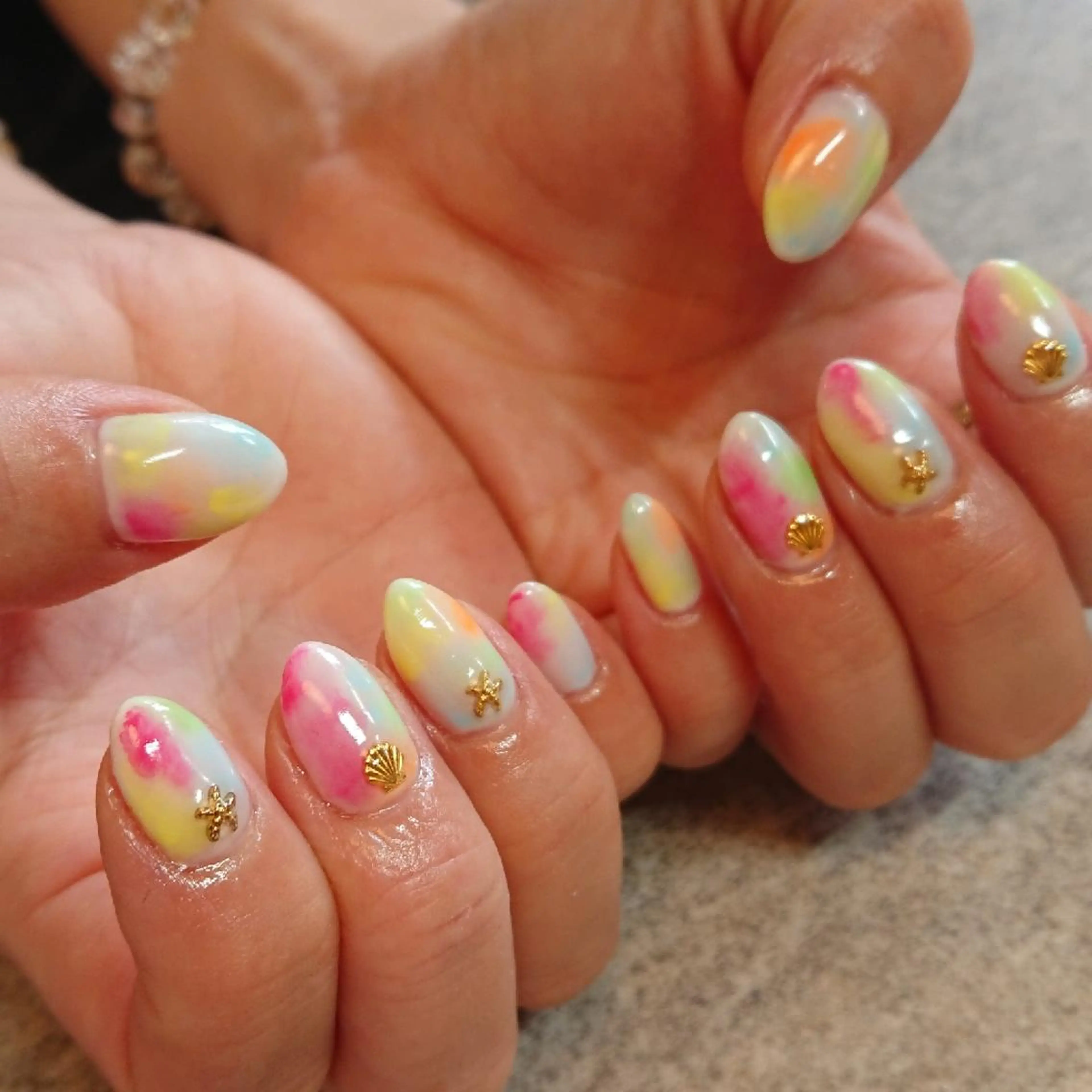 ネイル ジェヌインネイル 河内のネイルデザイン