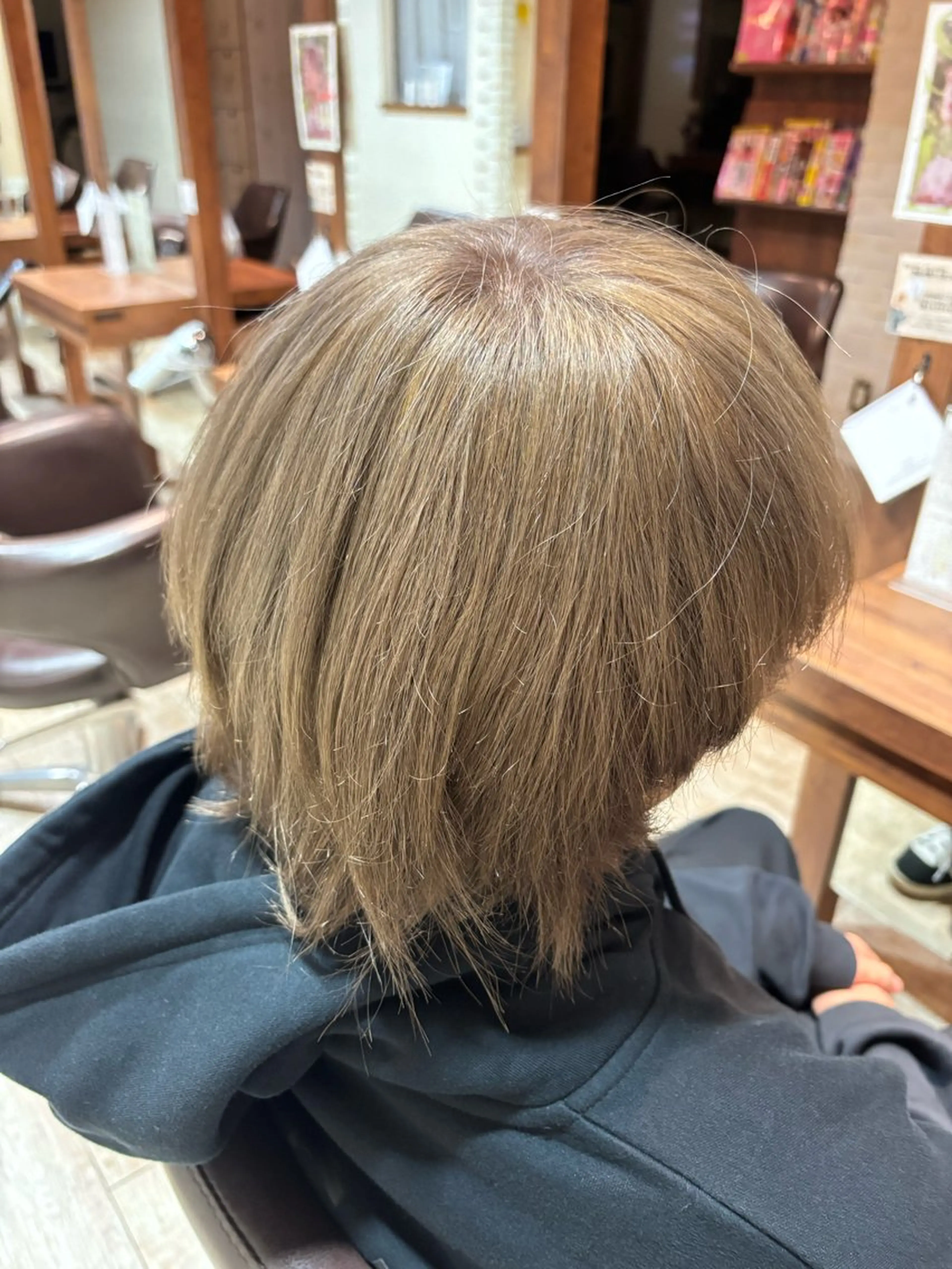 メンズ ヘアカラー はじめ 透明感カラーのヘアスタイル