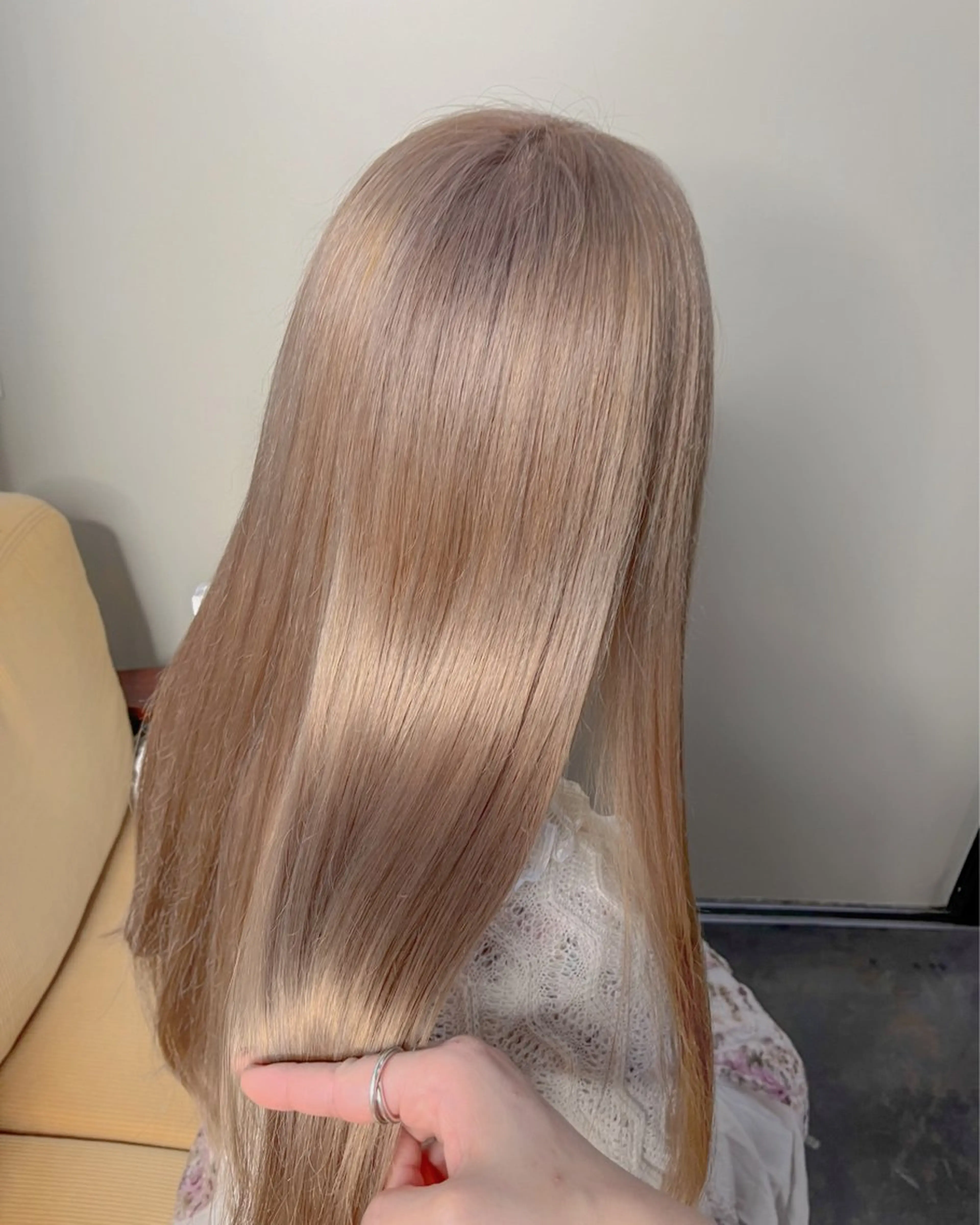 ロング カラー ヘアカラー トリートメント ヘアセット 似合わせベージュ 🍯ayumi🍯のヘアスタイル