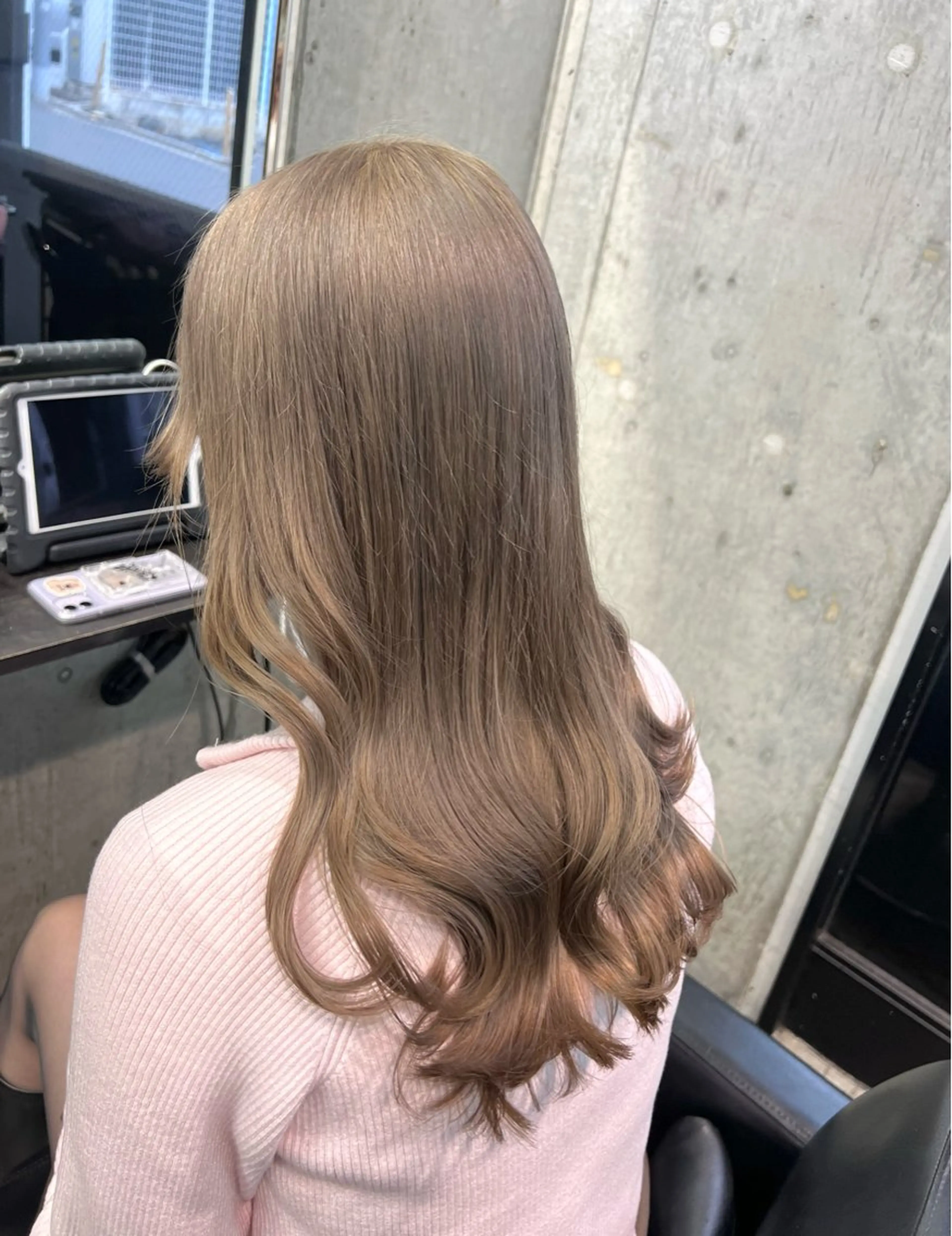 セミロング カラー ベージュカラー ブリーチ ケアブリーチ ハイトーンカラー ミルクティーベージュ ヘアカラー トリートメント 透明感カラー ✨ 韓国艶髪💗菅原のヘアスタイル