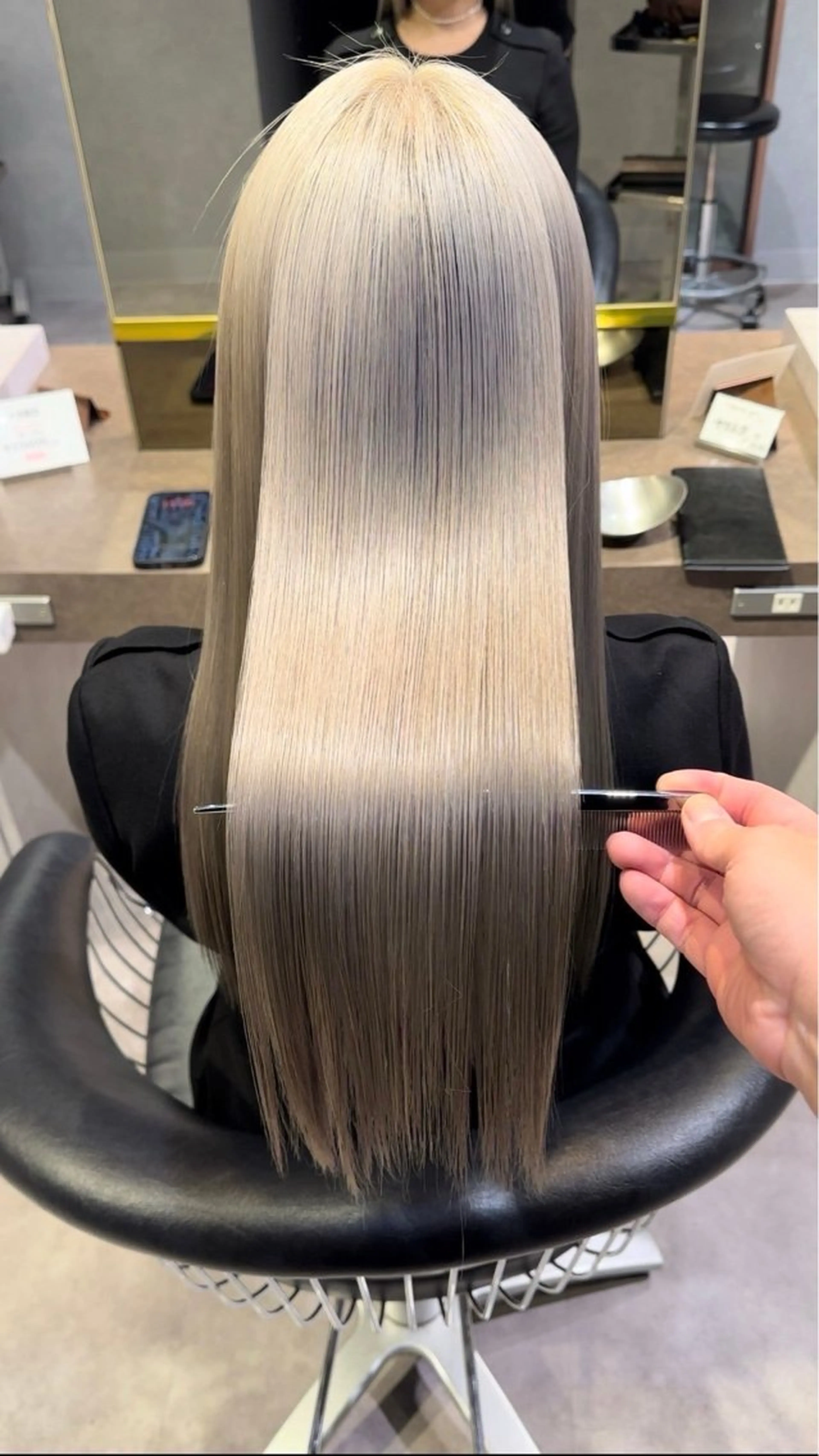 『極』【ストレート＋カット＋カラー】ハイダメージでも驚きのツヤ感6ヶ月持続✨髪質改善プレミアムストレート&カラー＋カットの写真