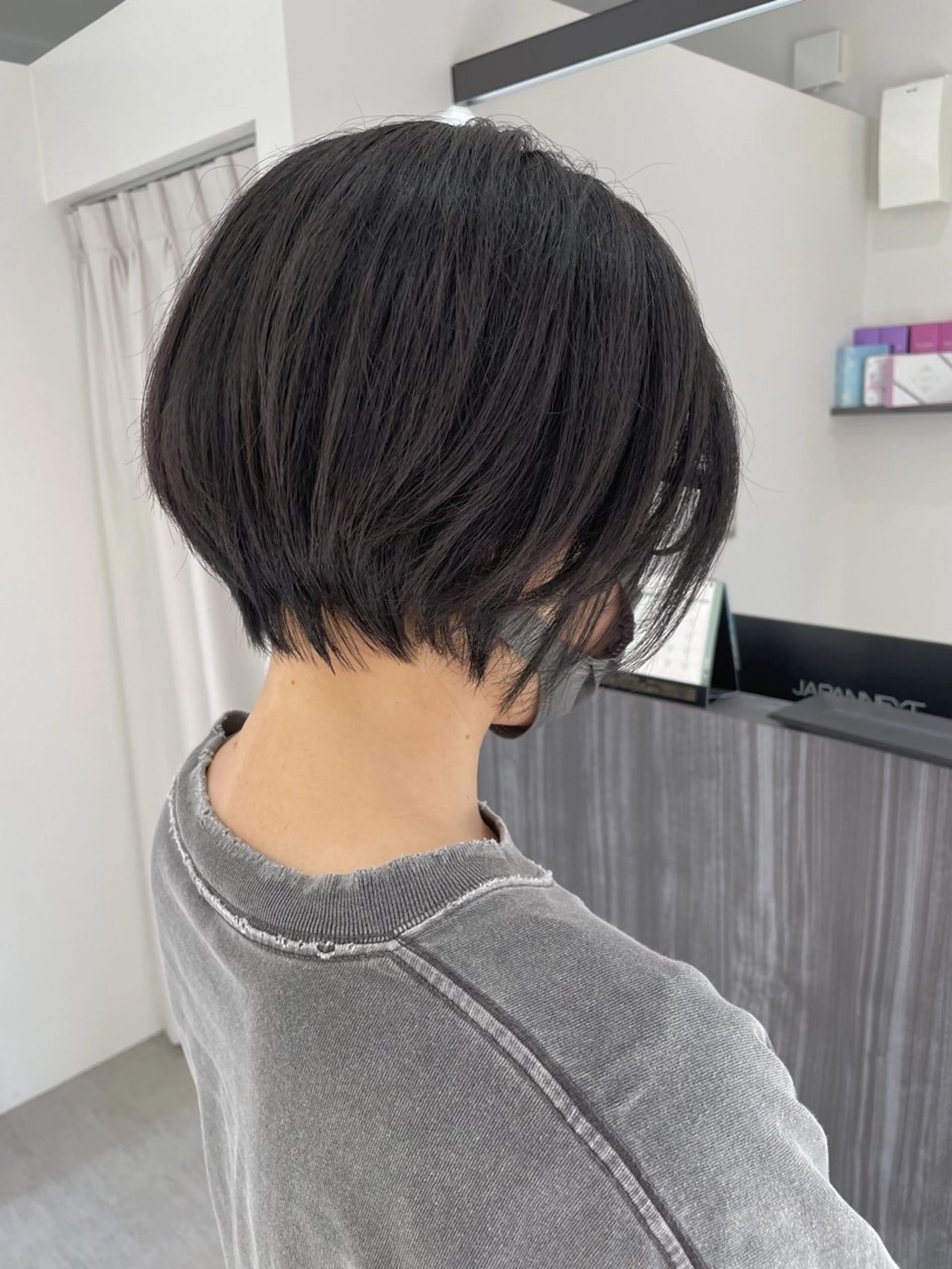 ショート ショートボブ ボブ 伸ばしかけ ショートヘア カット 新村 華奈絵のヘアスタイル