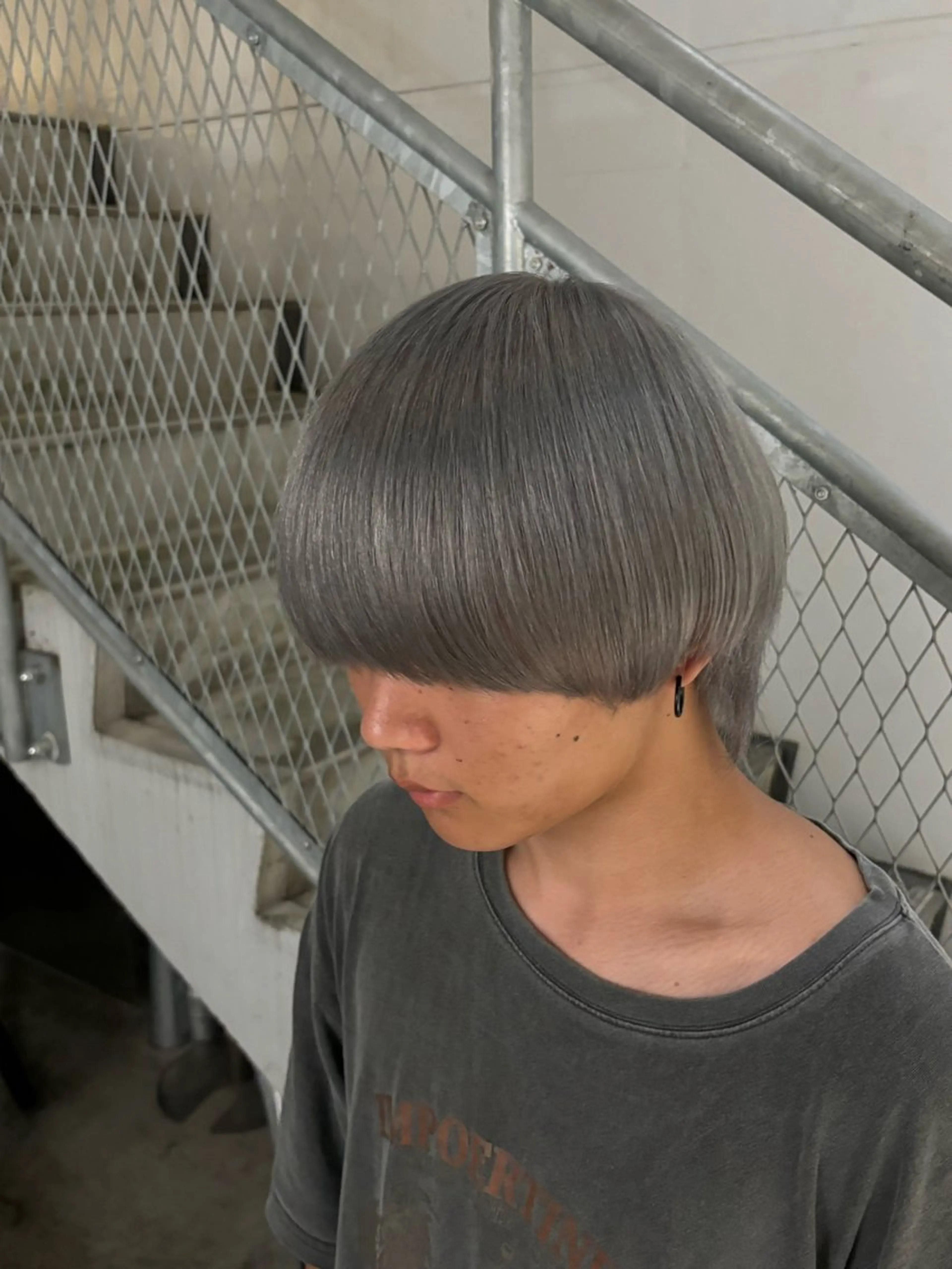 ショート メンズ メンズブリーチ 落ちる黒 森崎雄斗のヘアスタイル