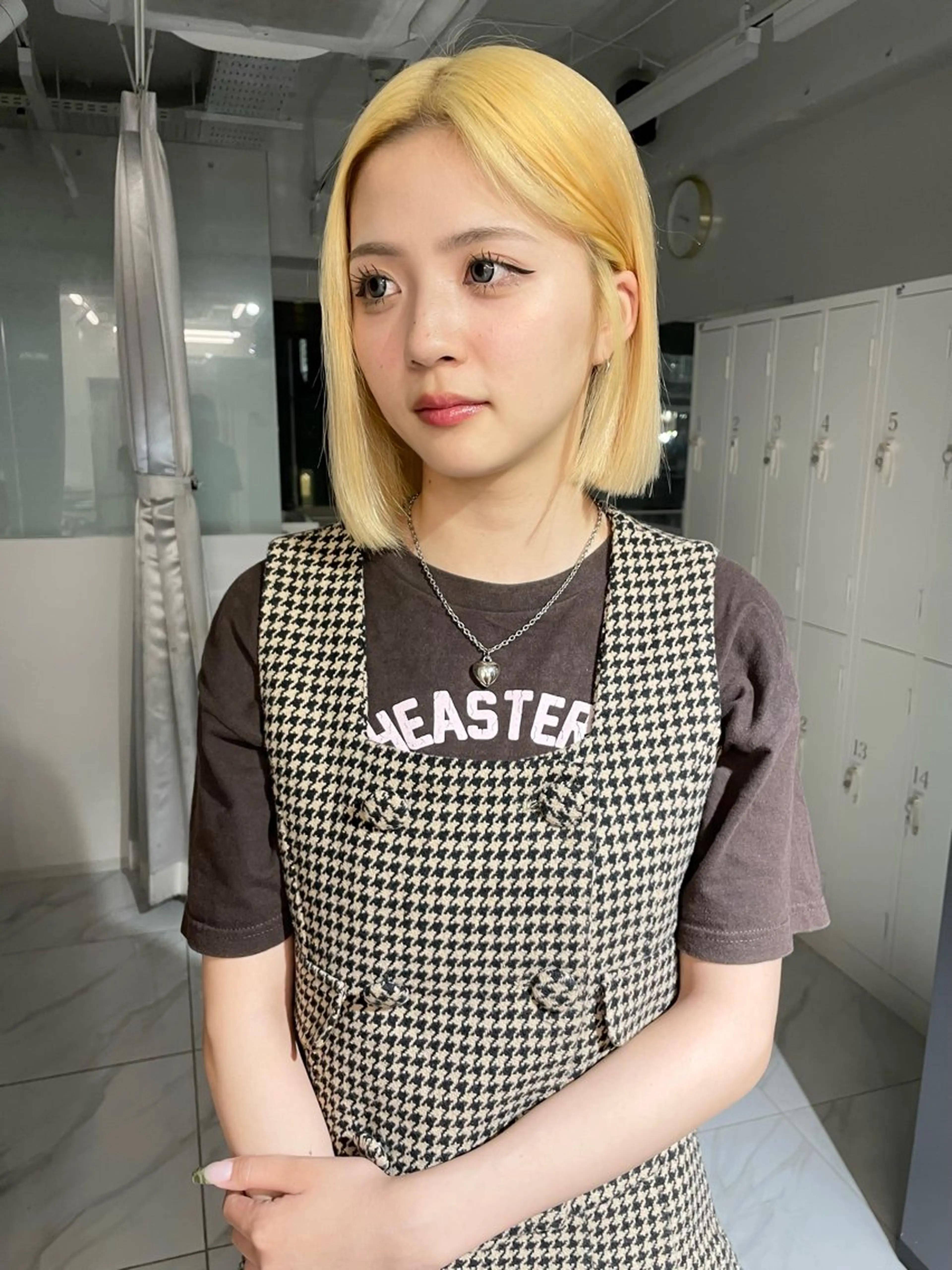 ミディアム カラー ブリーチ ヘアカラー 沢井 優衣のヘアスタイル