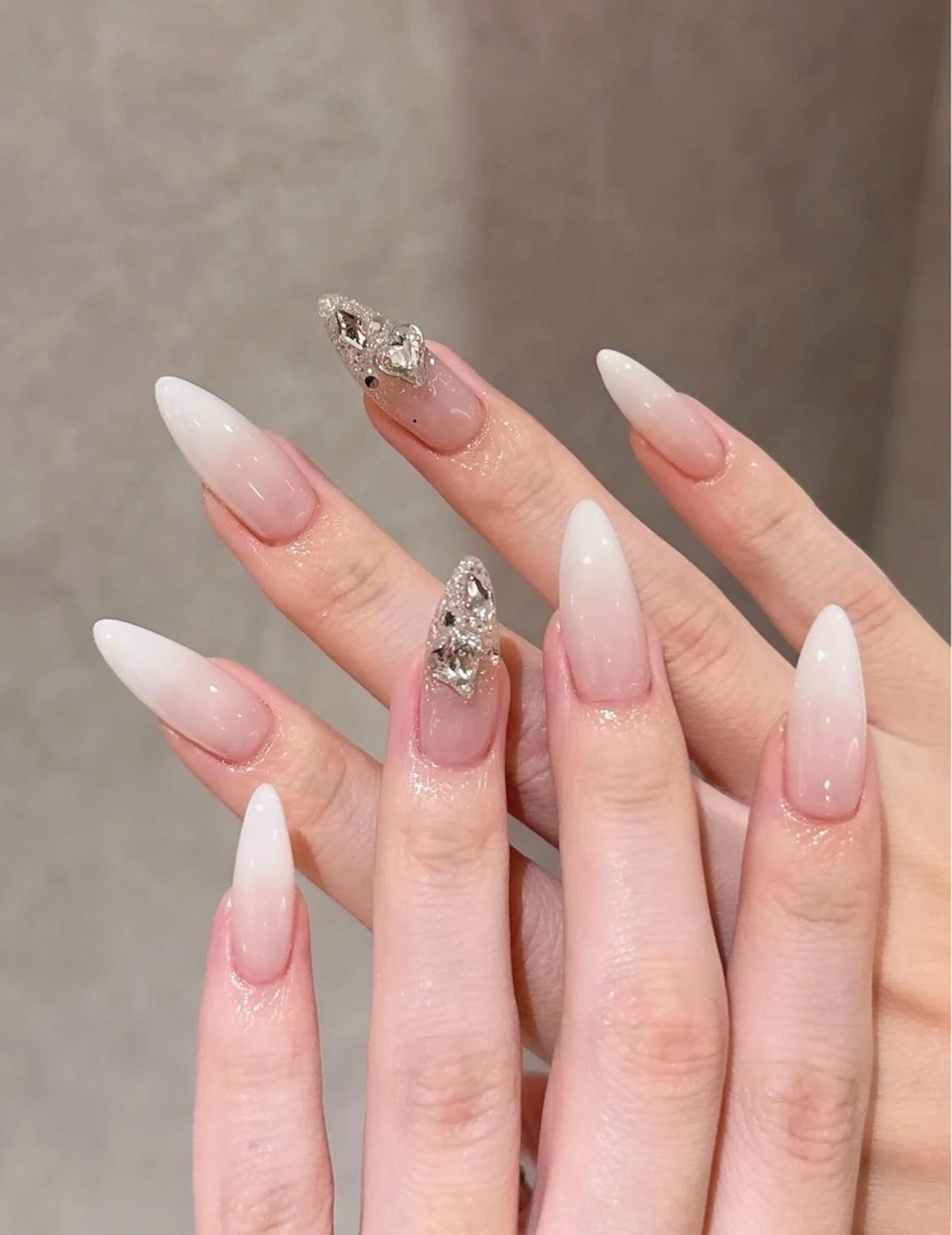 ネイル グラデーション ハンドネイル JISOO ANA.CHUOのネイルデザイン