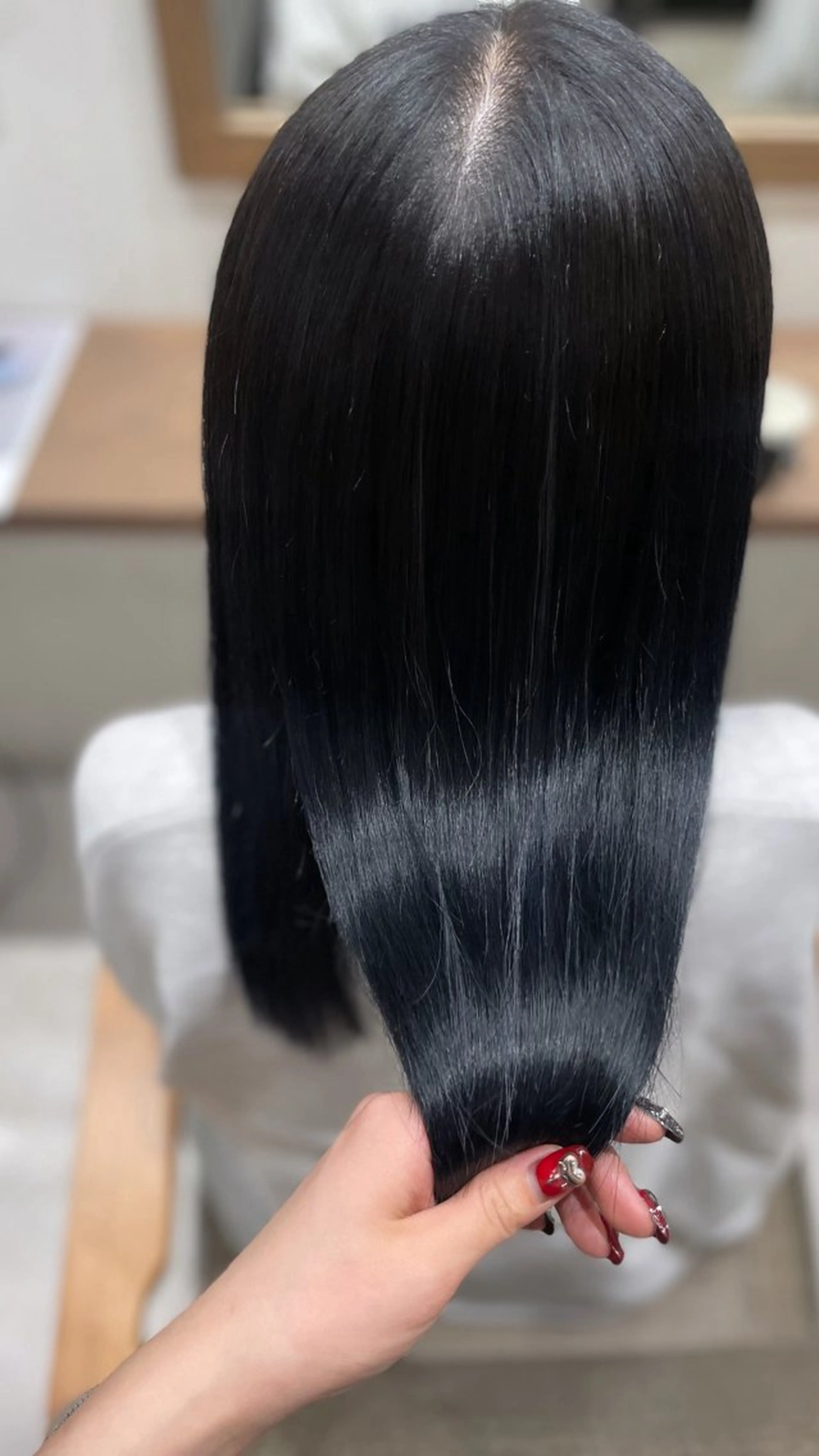 セミロング ルナ🫐縮毛矯正 🫐髪質改善のヘアスタイル