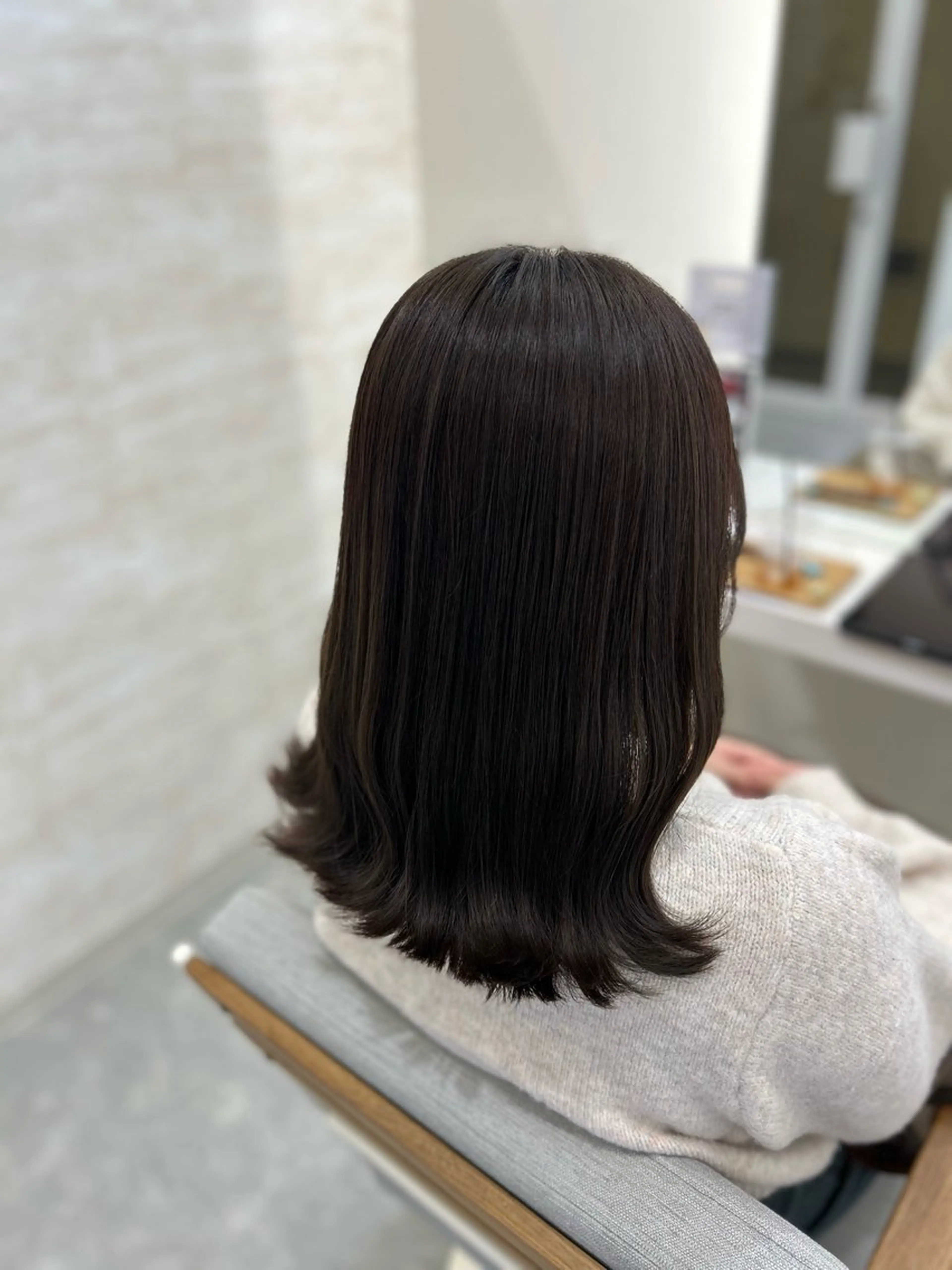 ミディアム カラー カット ヘアカラー トリートメント 髪質改善&艶感カラー 🪄岡井美結のヘアスタイル