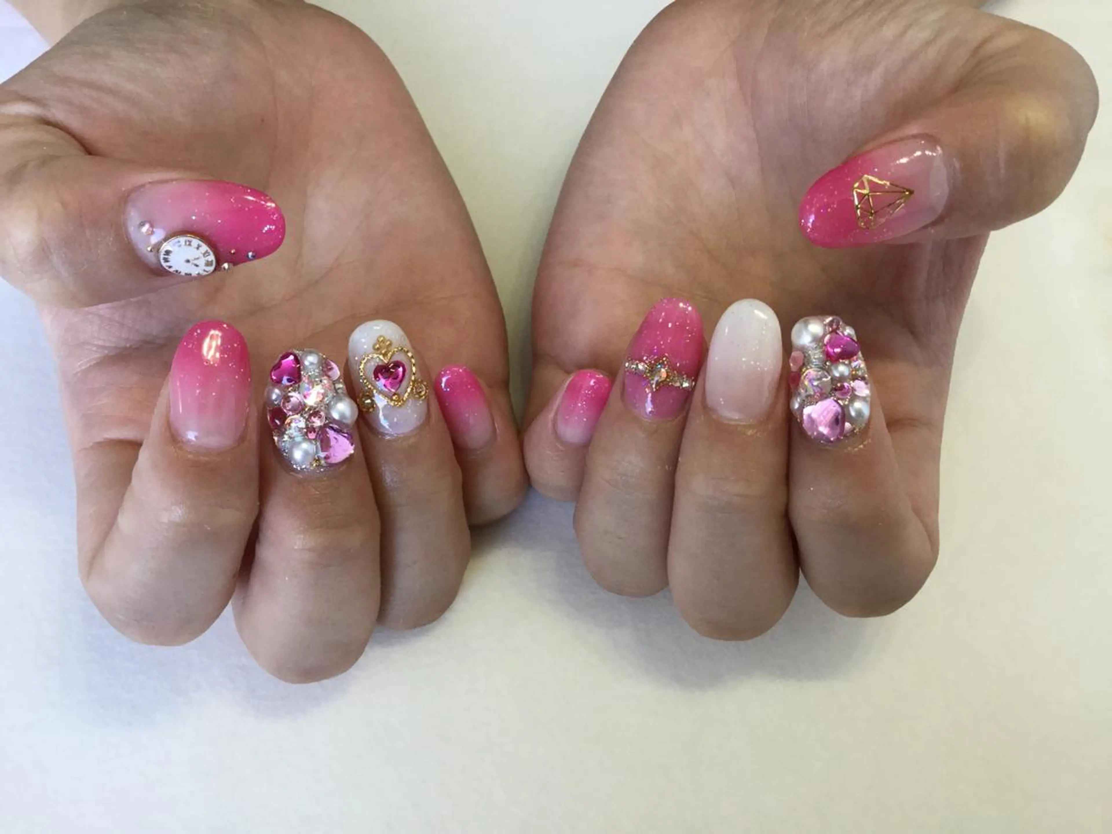 ネイル ハンドネイル 💎🐰 saki. m 🐰💎のネイルデザイン