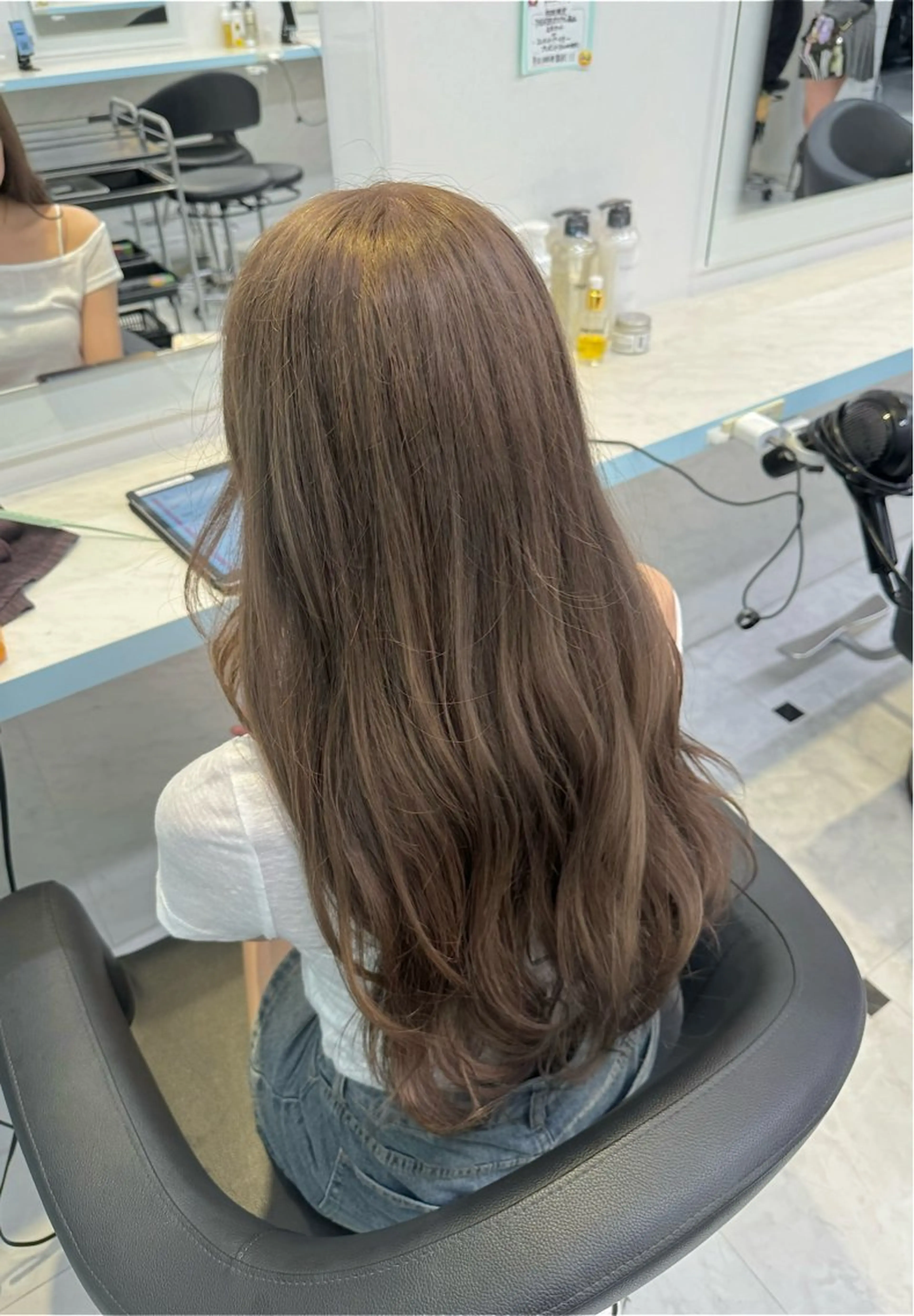 ロング カラー ヘアカラー 🤎モテ髪&透明感 ミルクティー🥣🤎のヘアスタイル