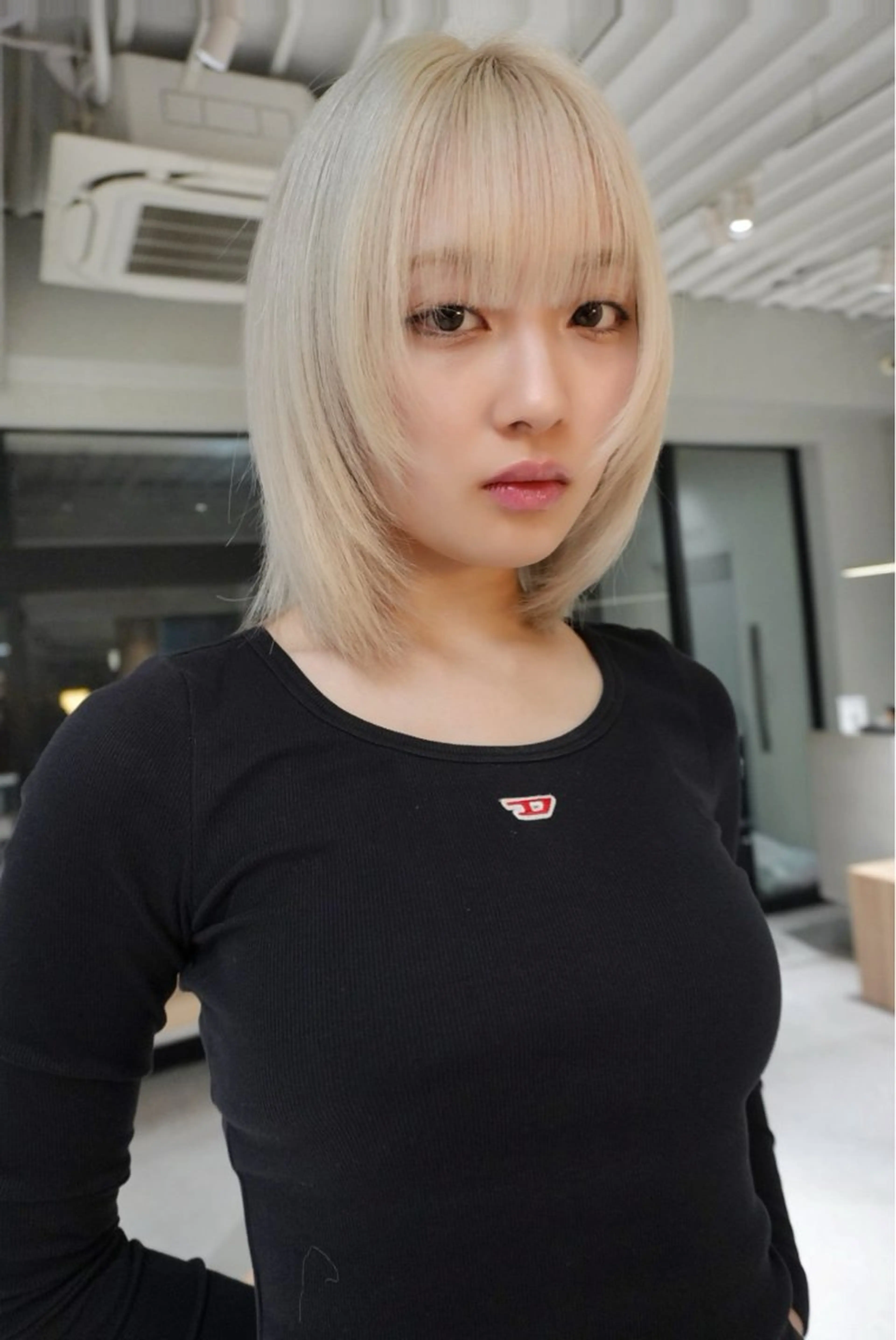 ミディアム カラー ハイトーンカラー ハイレイヤー レイヤーカット MINX 髙田凜々子 ボブ/ハイトーンのヘアスタイル