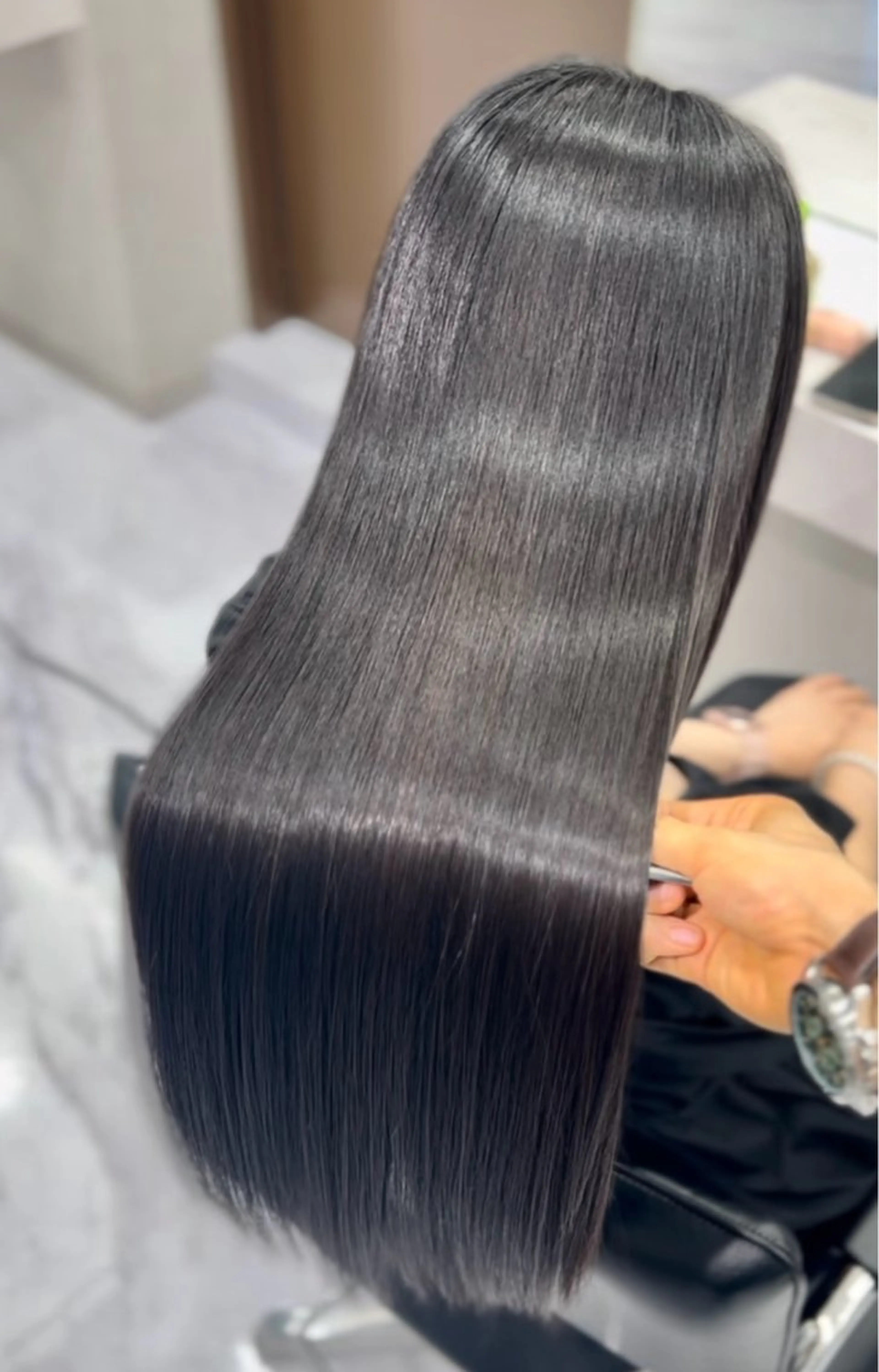 ロング 縮毛矯正 赤木 達哉のヘアスタイル