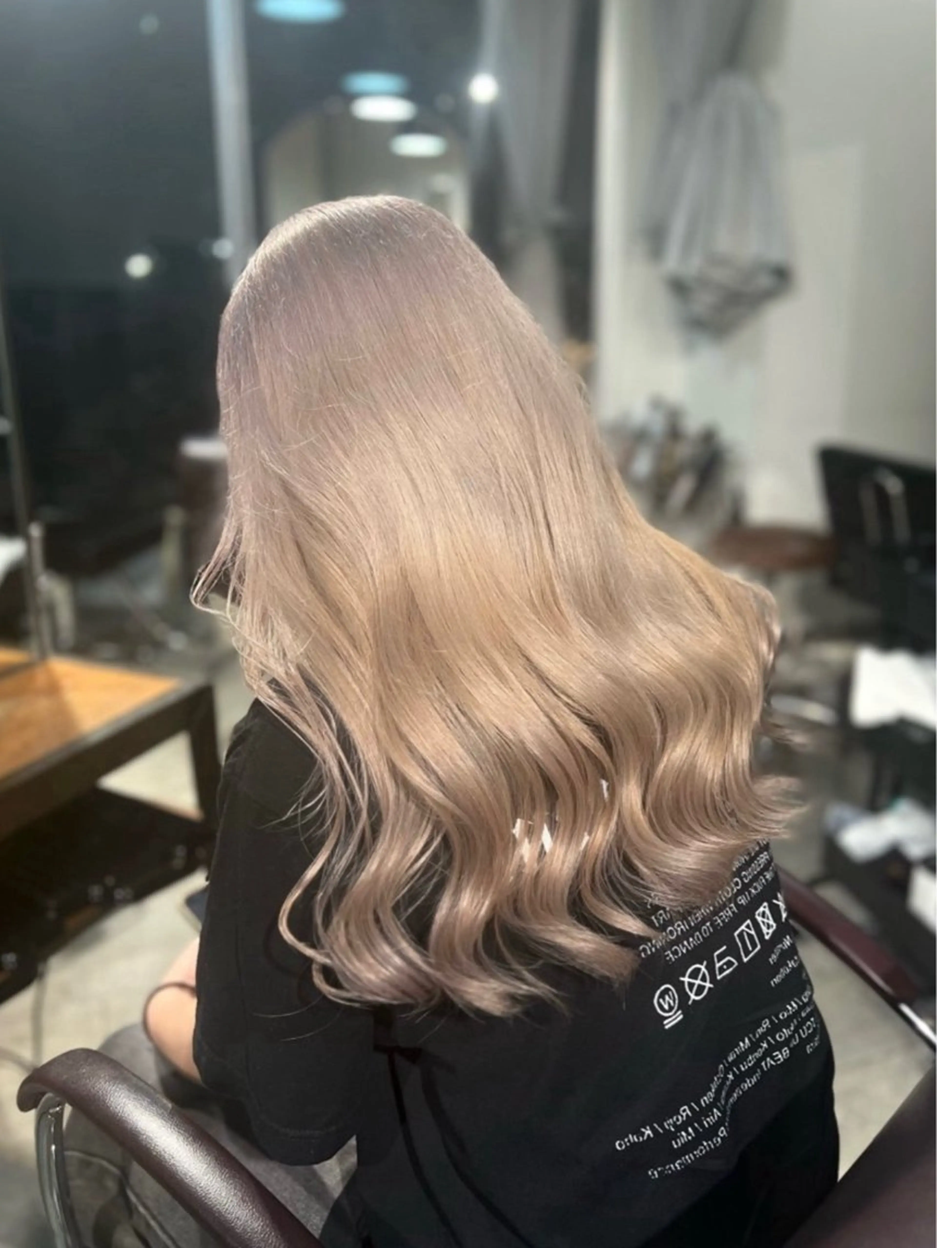 ロング カラー ヘアアレンジ ヘアカラー トリートメント ヘアセット 🎀ハイトーン・艶 カラー HANA🎀のヘアスタイル