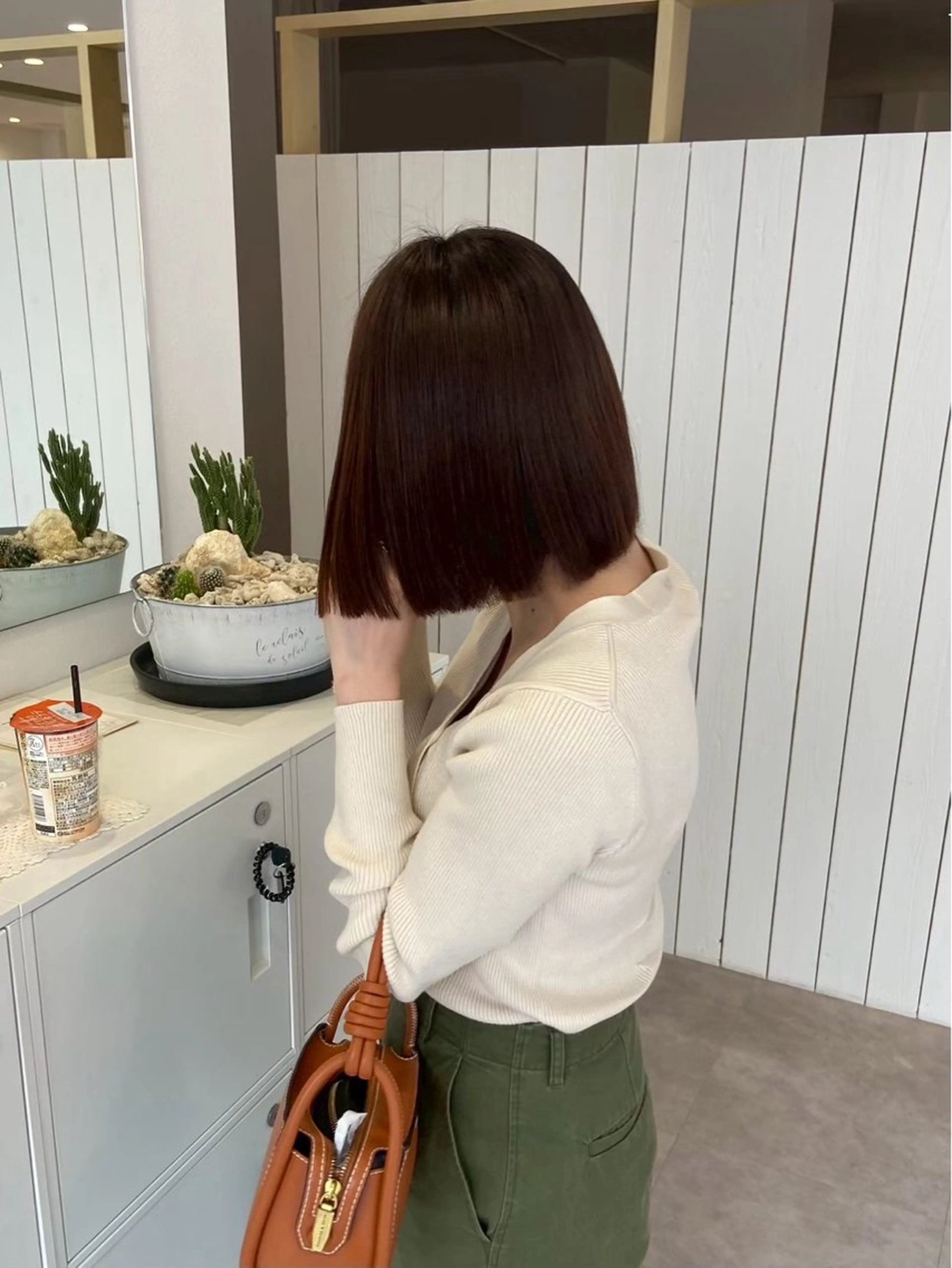 ミディアム 新井 美優のヘアスタイル