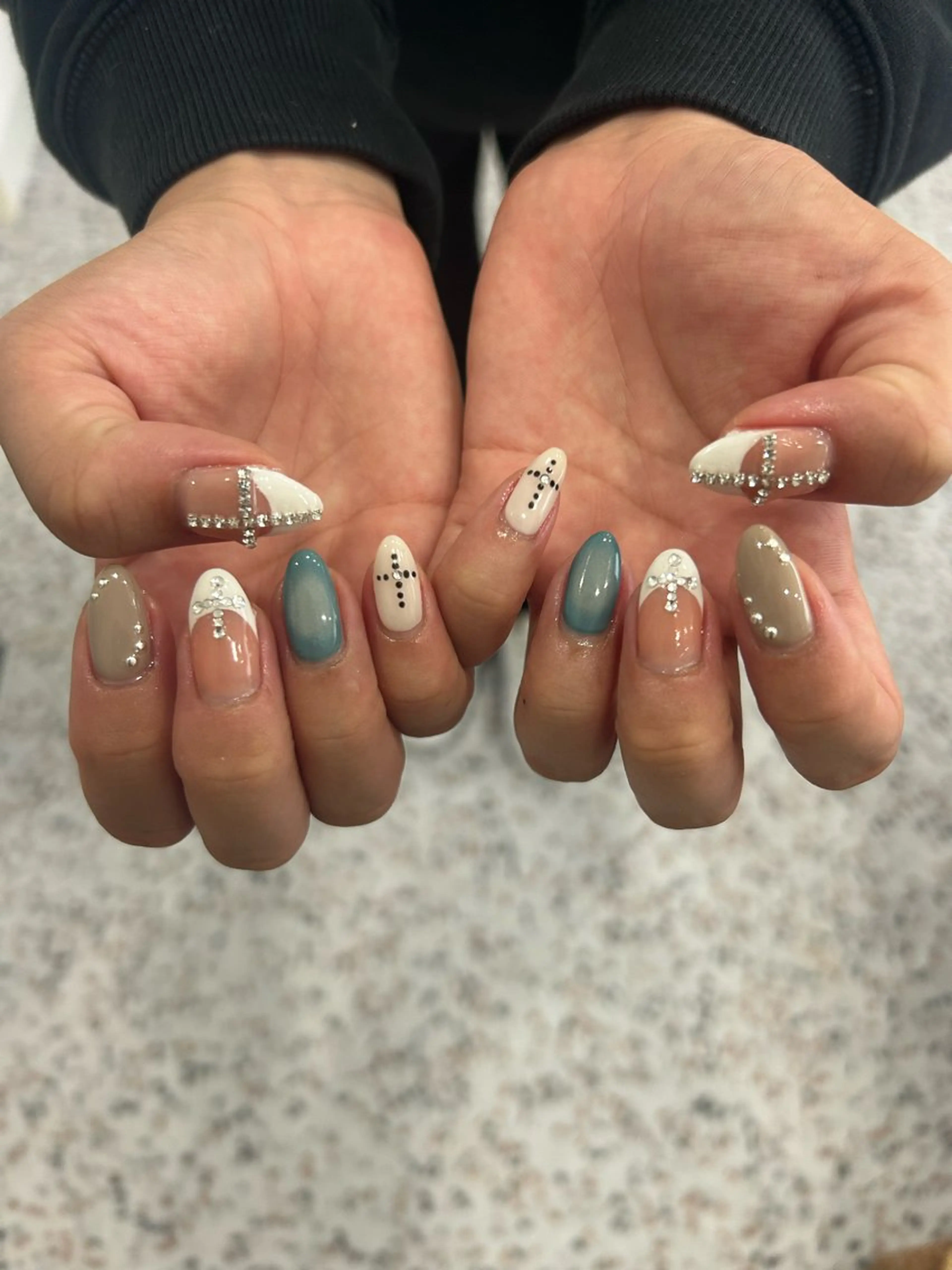 ネイル ハンドネイル 小松 千冬snazzyのネイルデザイン