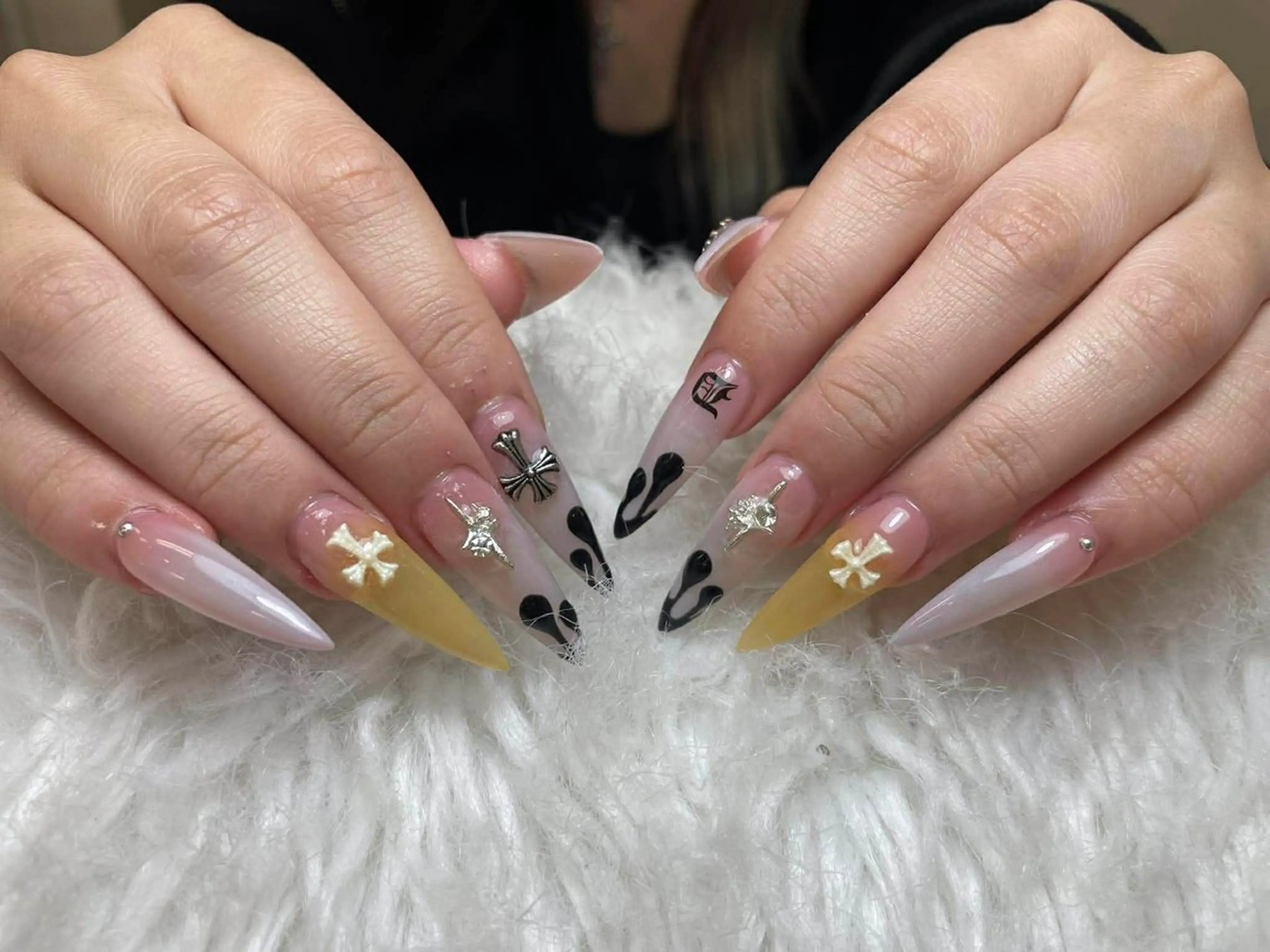 ネイル フレンチネイル ジェルネイル ガーリー 韓国ネイル ロングネイル ハンドネイル NieNail Nezukoのネイルデザイン