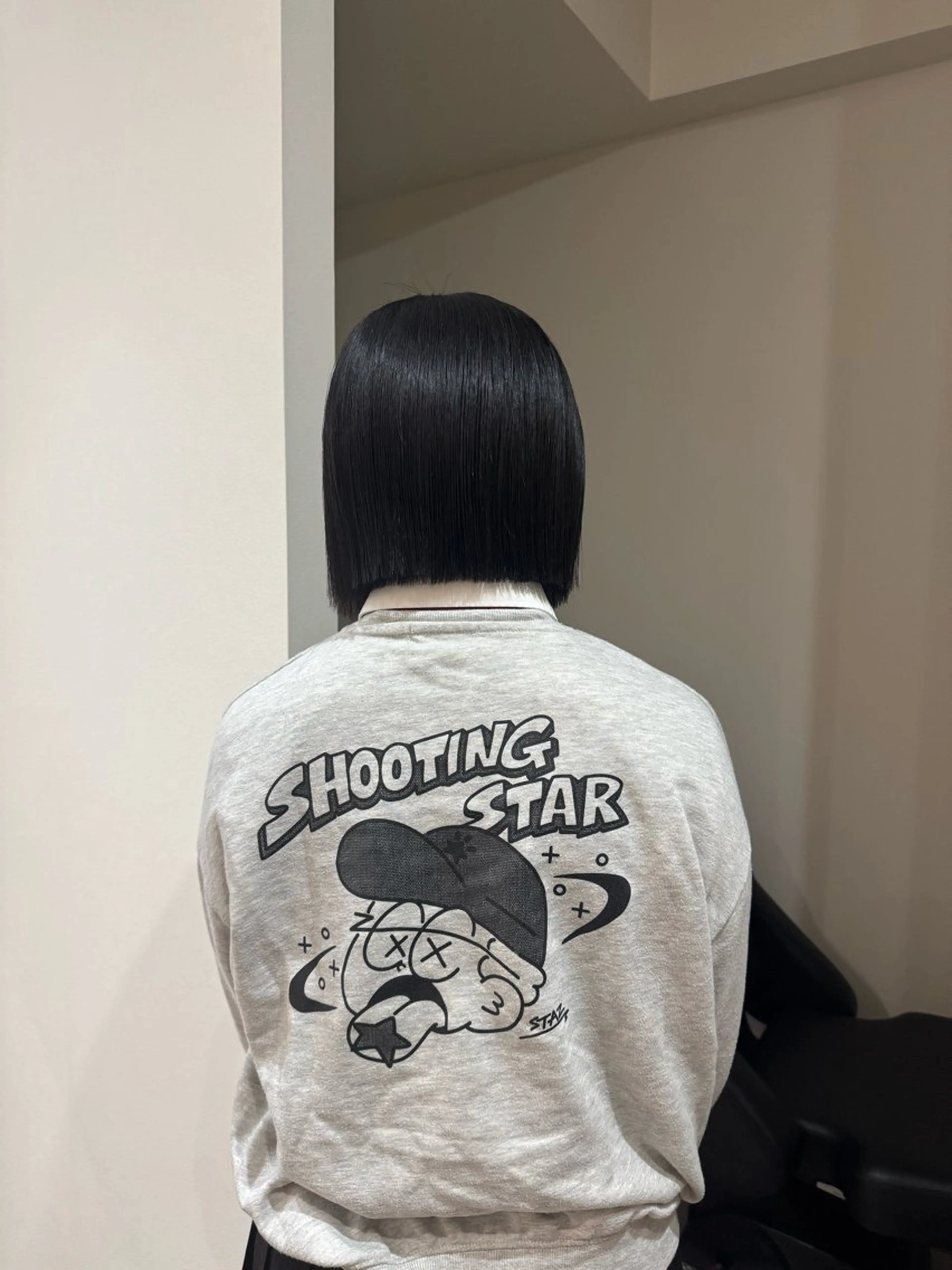 ショート カラー 大人な抜け感レイヤー remi🖤のヘアスタイル