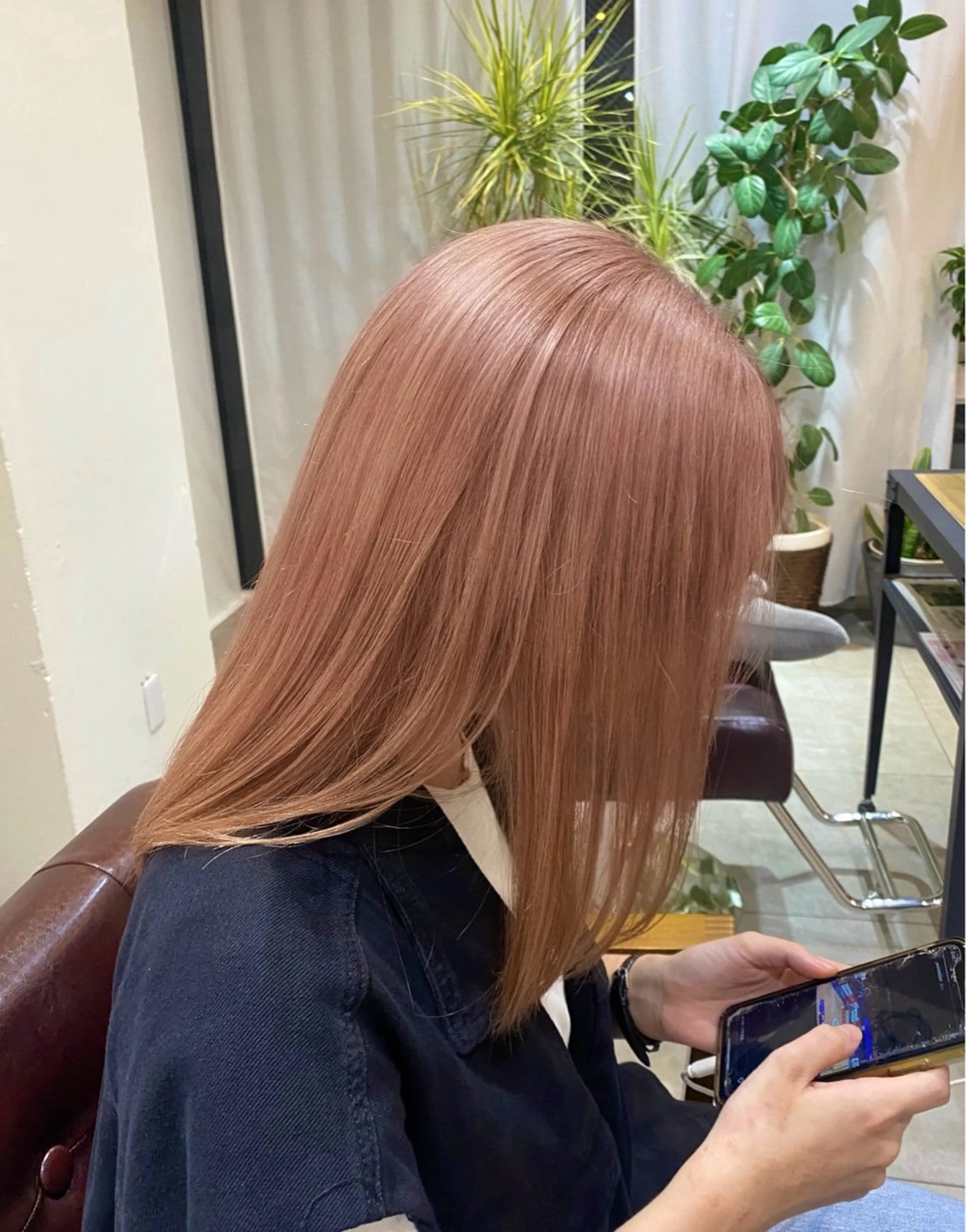 セミロング カラー 大島桃花 / 表参道 透明感カラーのヘアスタイル