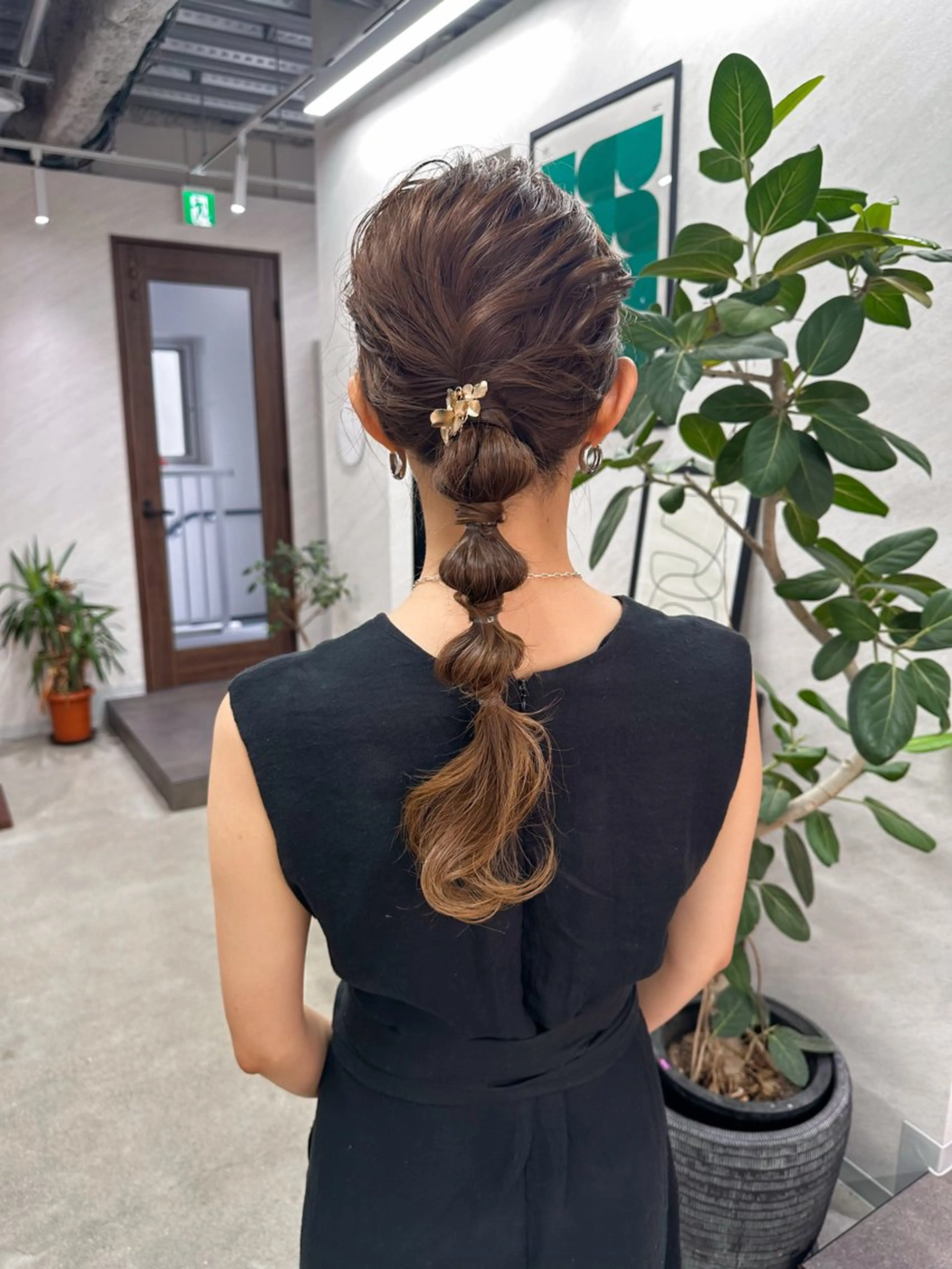 ヘアアレンジ（ミディアム​〜​ロング）の写真