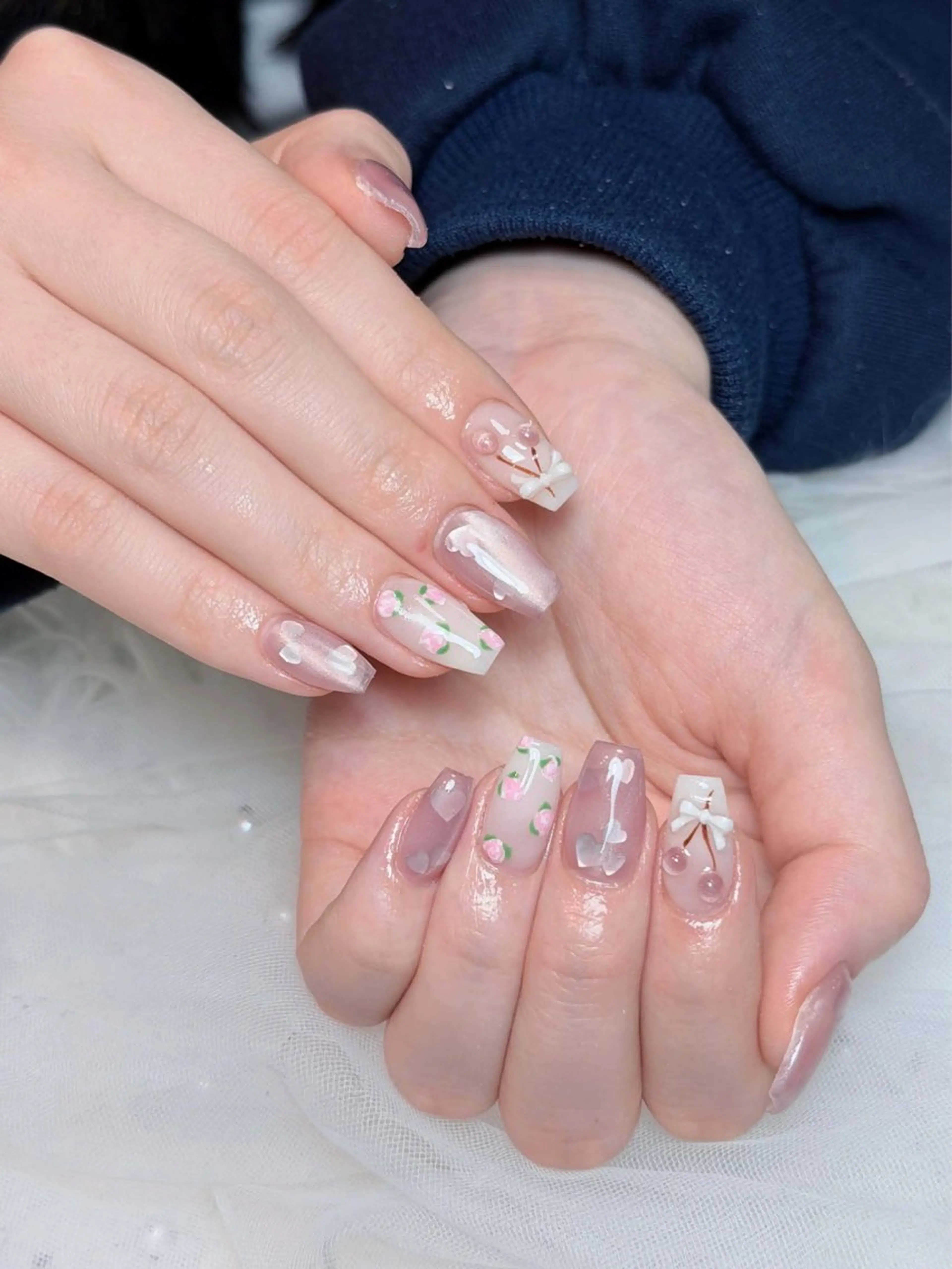 ネイル チークネイル ドット フレンチネイル グラデーション ハート ハンドネイル Julli NailStudioのネイルデザイン