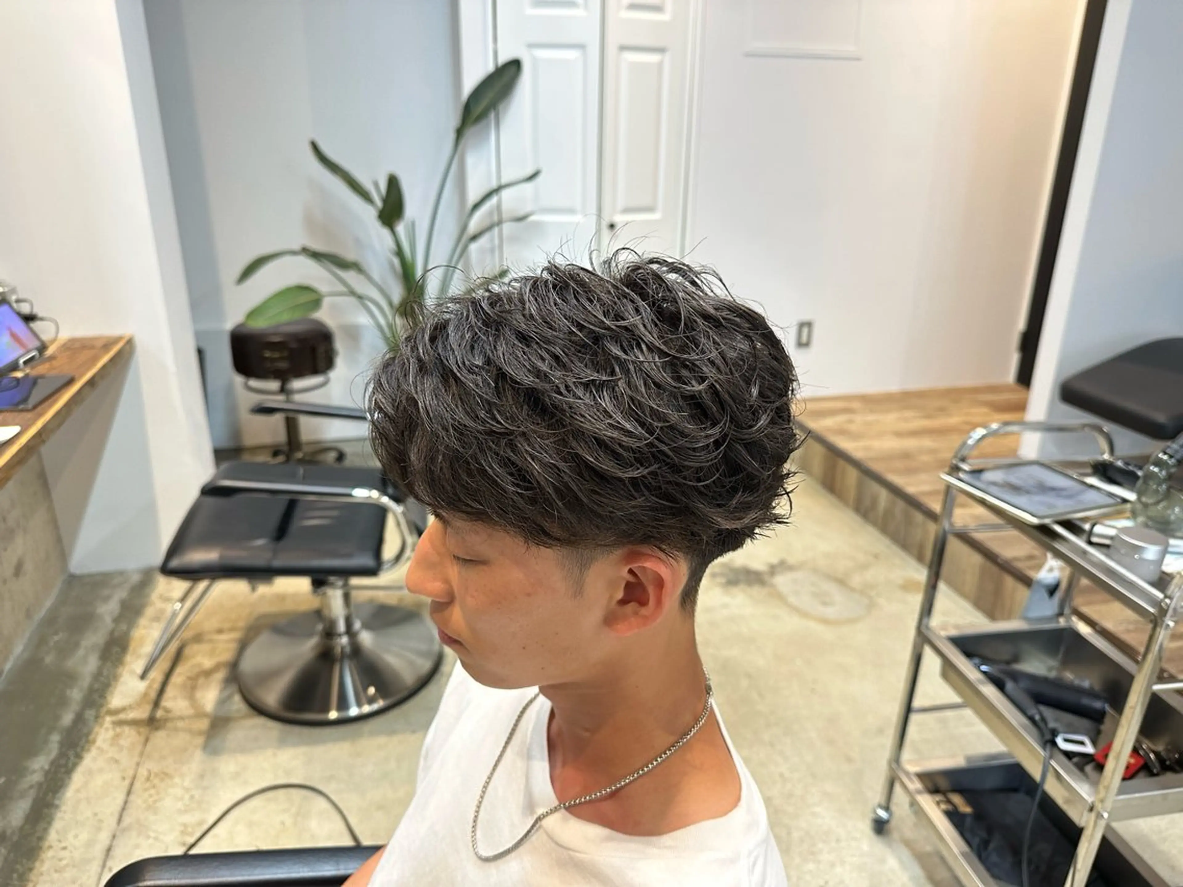 ショート パーマ メンズ 倉持 誠也　フェザーパーマのヘアスタイル